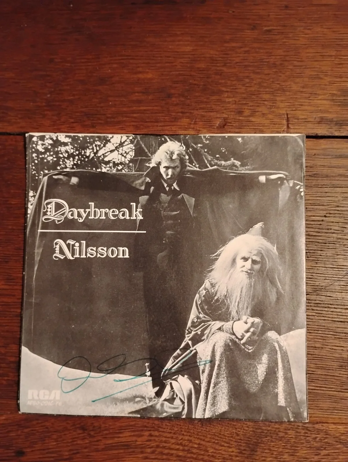 Harry Nilsson — Harry Nilsson Signed 45rpm Record Album Daybreak "Son of Dracula" W/COA, изображение 4