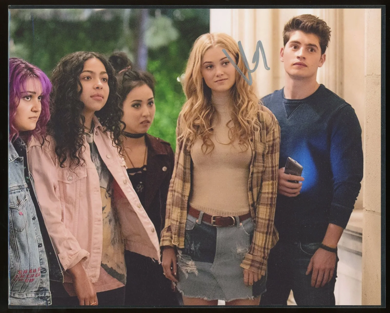 Virginia Gardner — Virginia Gardner Marvel Runaways Signed 8x10 Photo 258 West COA Autograph