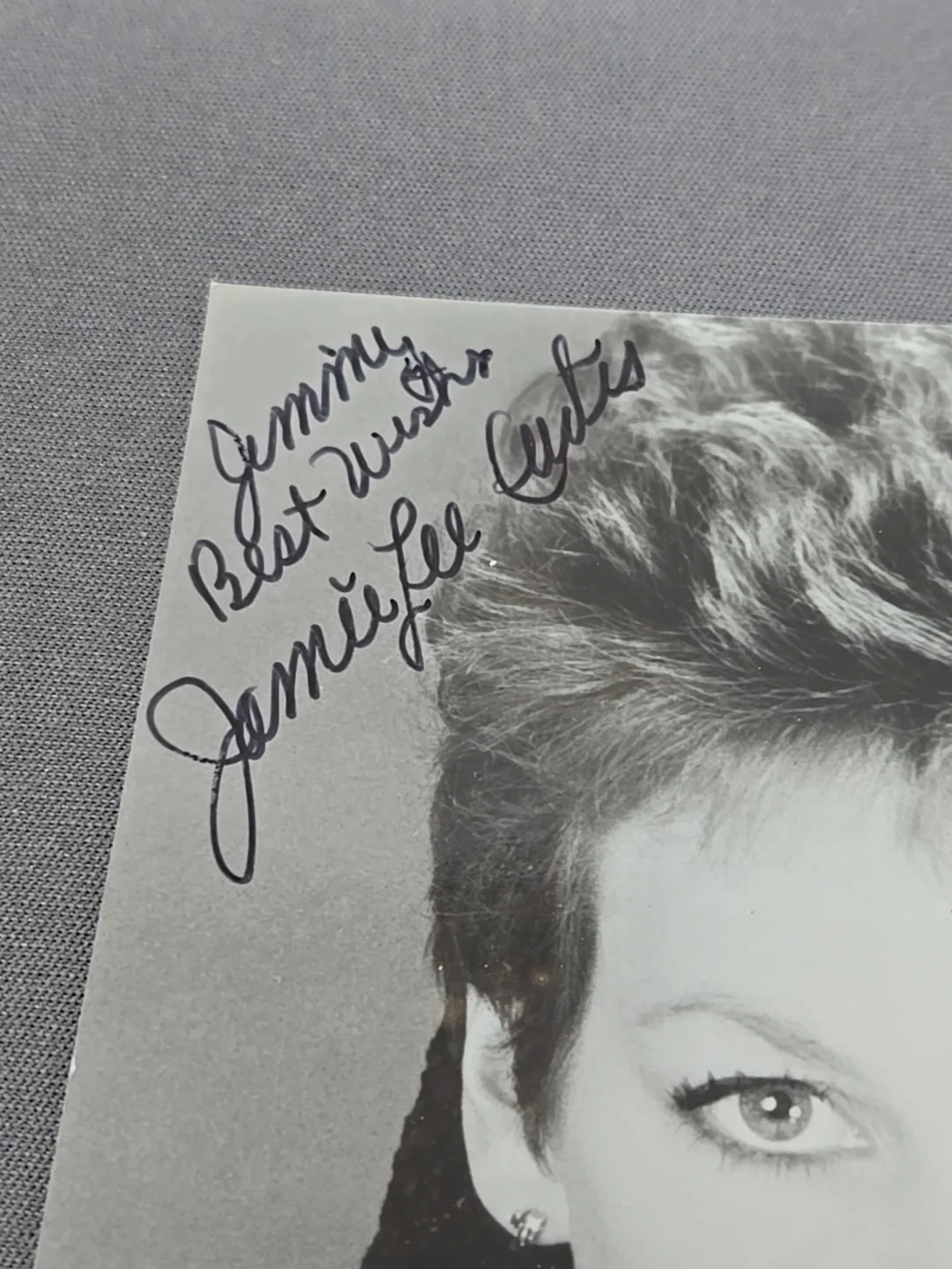 Jamie Lee Curtis — Jamie Lee Curtis Autographed Picture 4 1/4 X 6, image 2