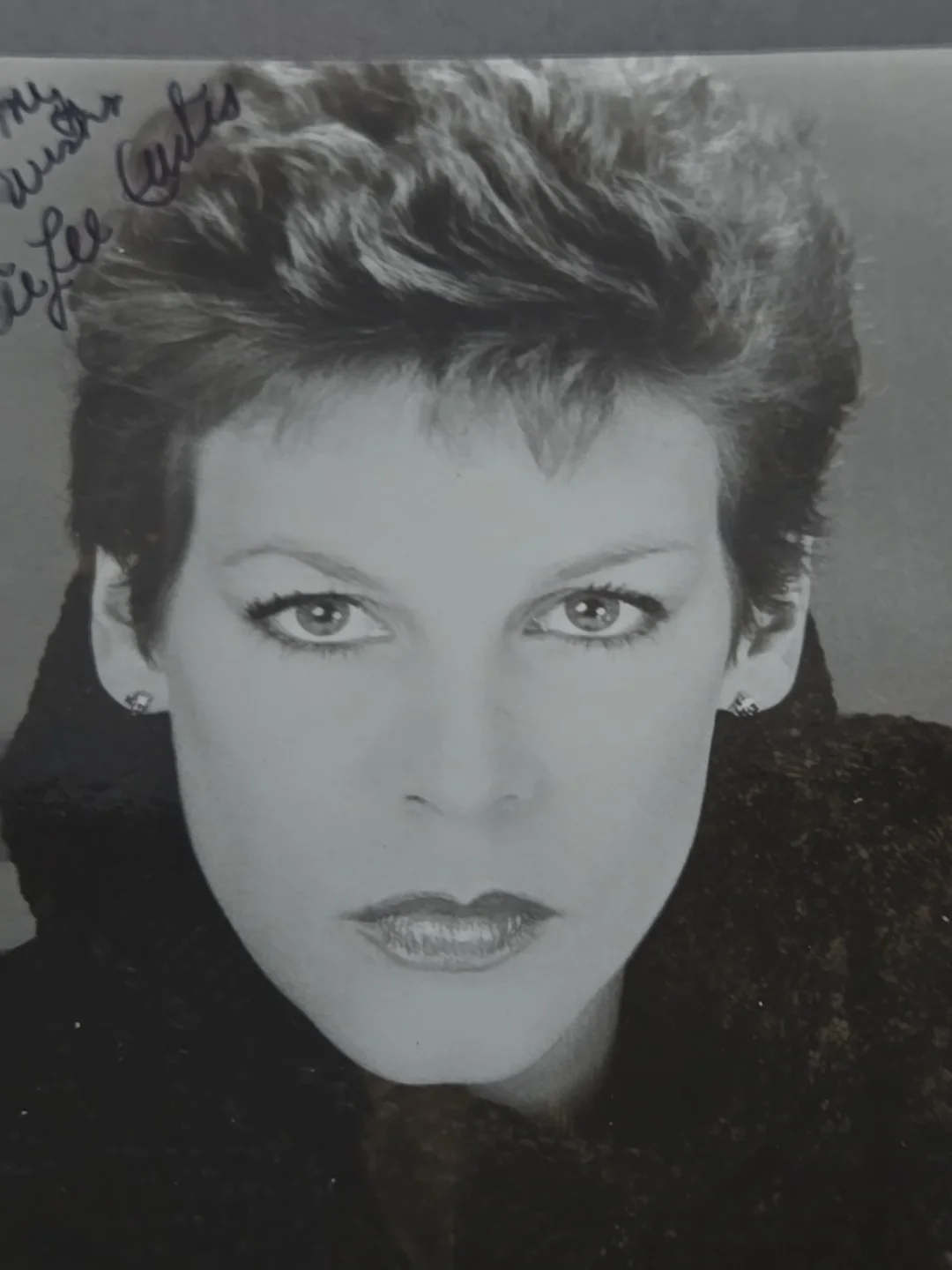 Jamie Lee Curtis — Jamie Lee Curtis Autographed Picture 4 1/4 X 6, image 3