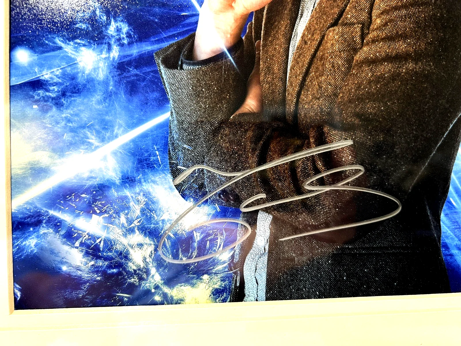 Matt Smith — Matt Smith - Eleventh Doctor Who -16"x13" Frame/Mat - Signed - Authentication, image 3