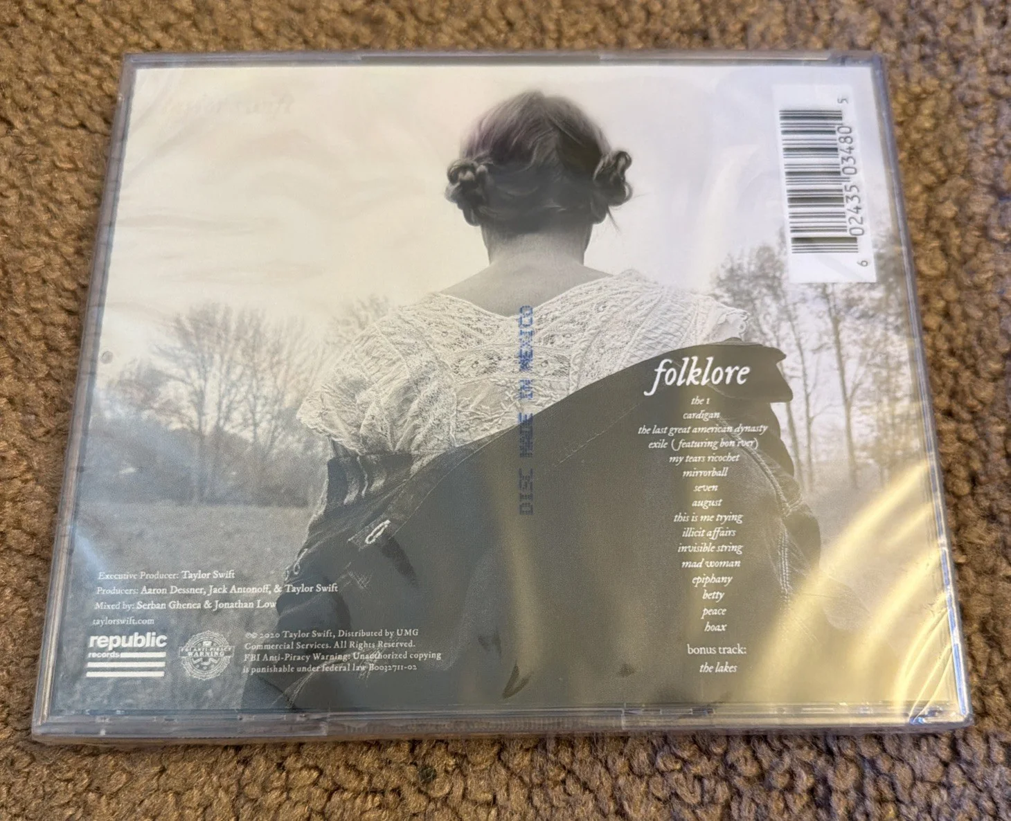 Taylor Swift Signed folklore CD Autographed Sealed Unique Long Signature w/HEART, изображение 3
