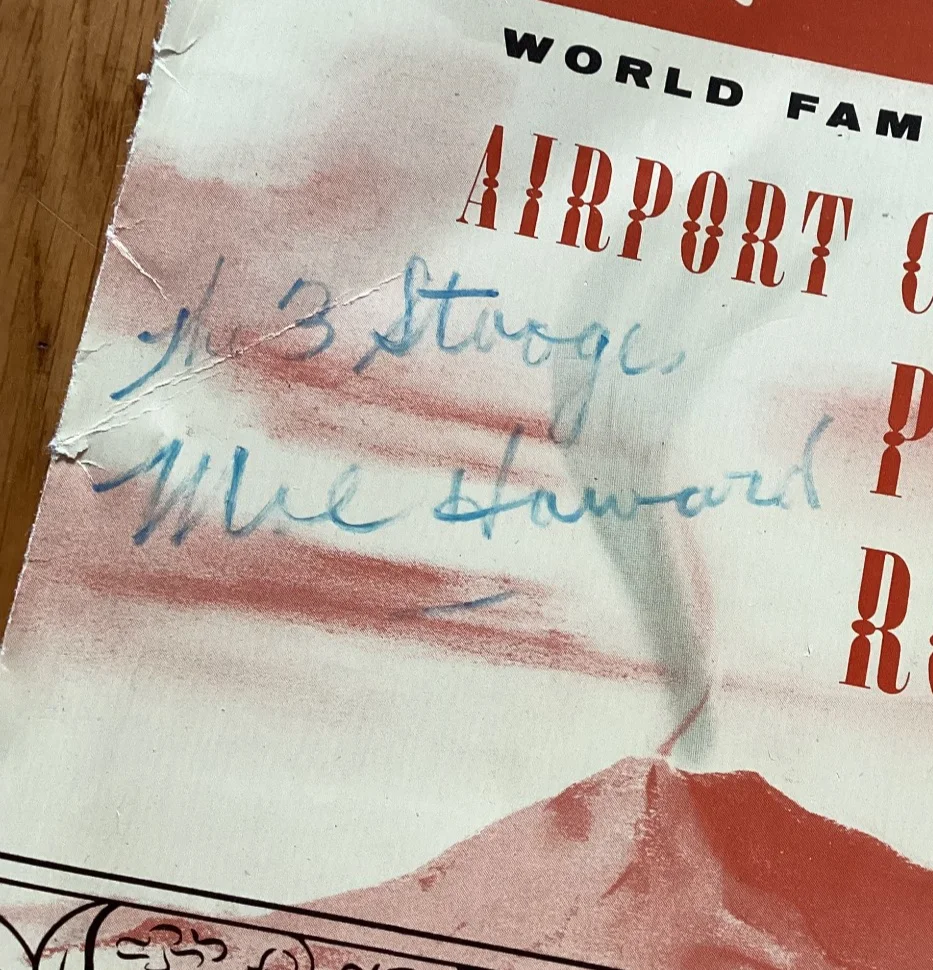 MOE HOWARD — MOE HOWARD AUTOGRAPHED THREE STOOGES JOE PETRELLI'S AIRPORT CAFE VINTAGE MENU, изображение 2