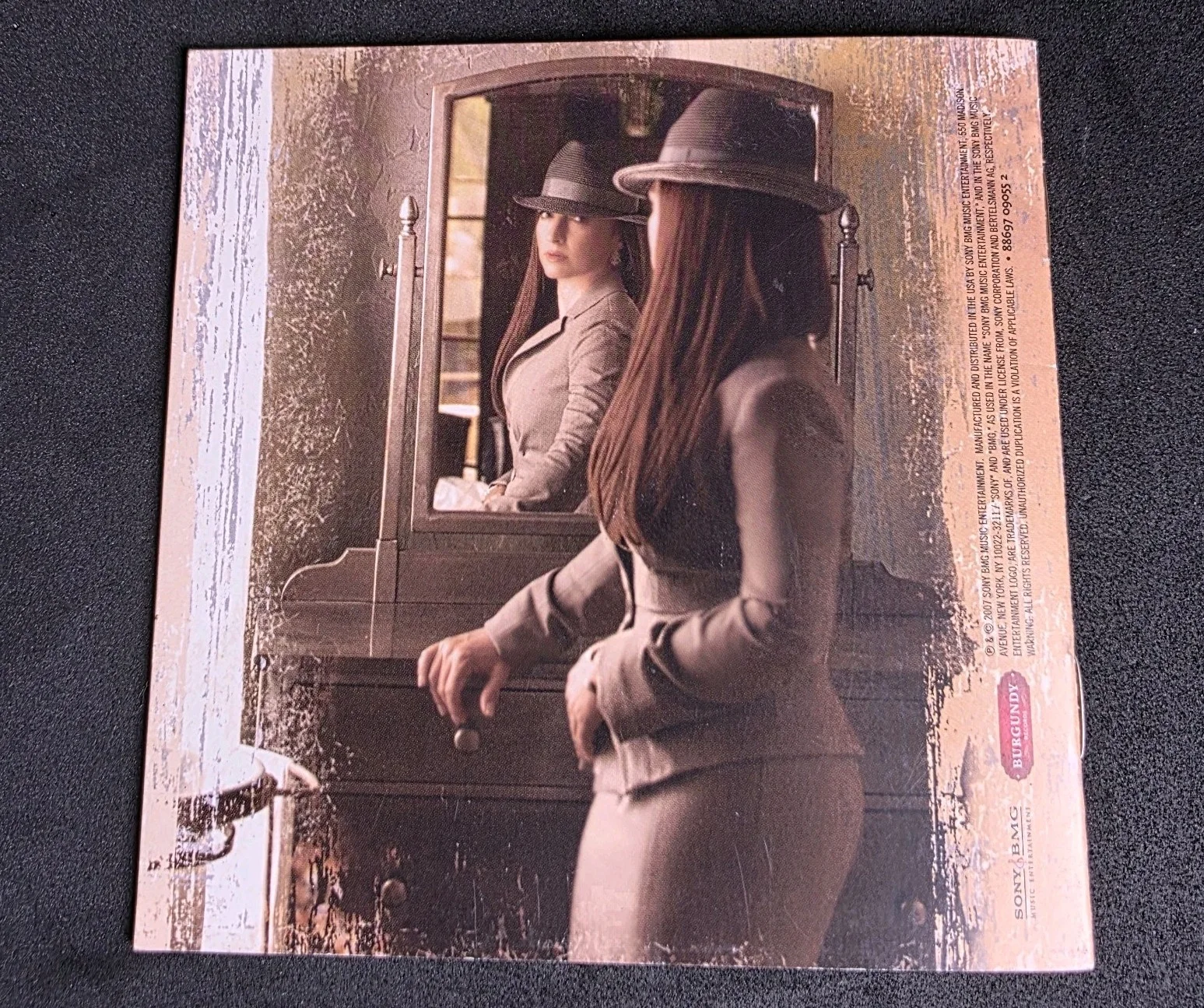 GLORIA ESTEFAN 90 Millas Signed Autographed CD Booklet, image 2