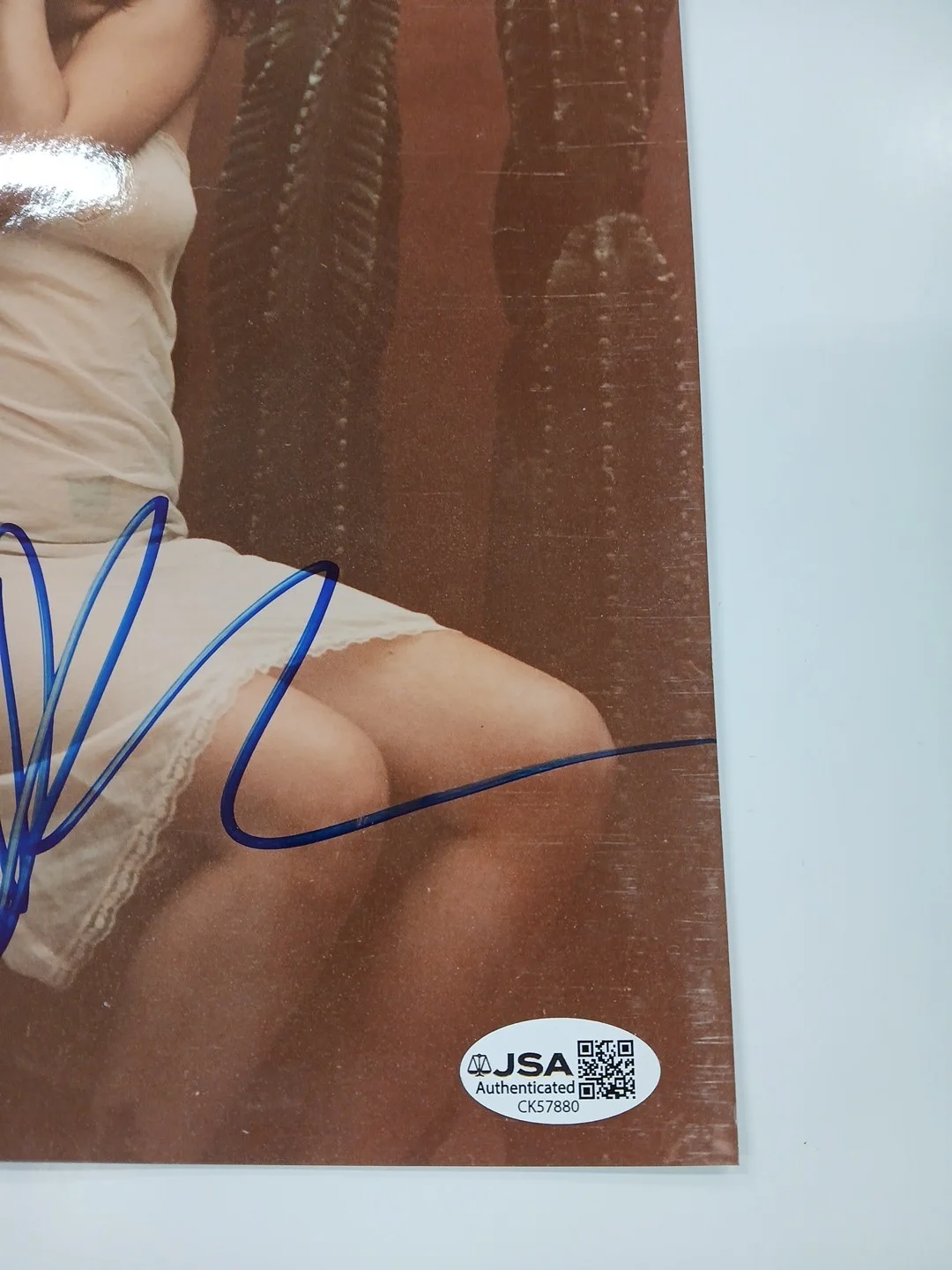 Drew Barrymore — DREW BARRYMORE JSA CERTIFIED 8x10 Signed Photo 4/9/99 LAX AIRPORT, изображение 5