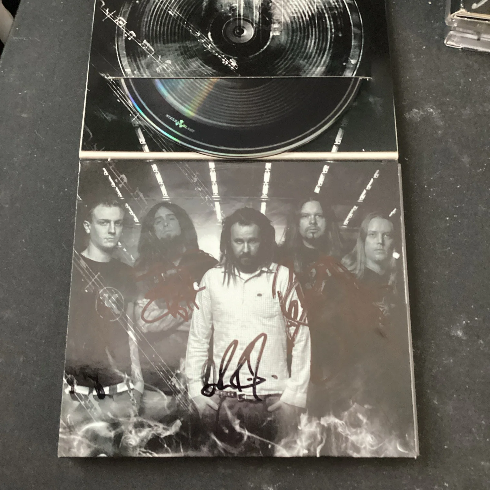 In Flames Soundtrack To Your Escape Autographed CD JSA. Heavy Metal Music, изображение 3