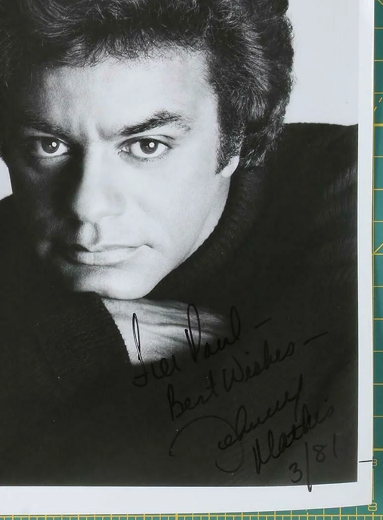 JOHNNY MATHIS SIGNED INSCRIBED 8x10 PHOTO LEGENDARY SINGER GRAMMY DATED 82, image 2