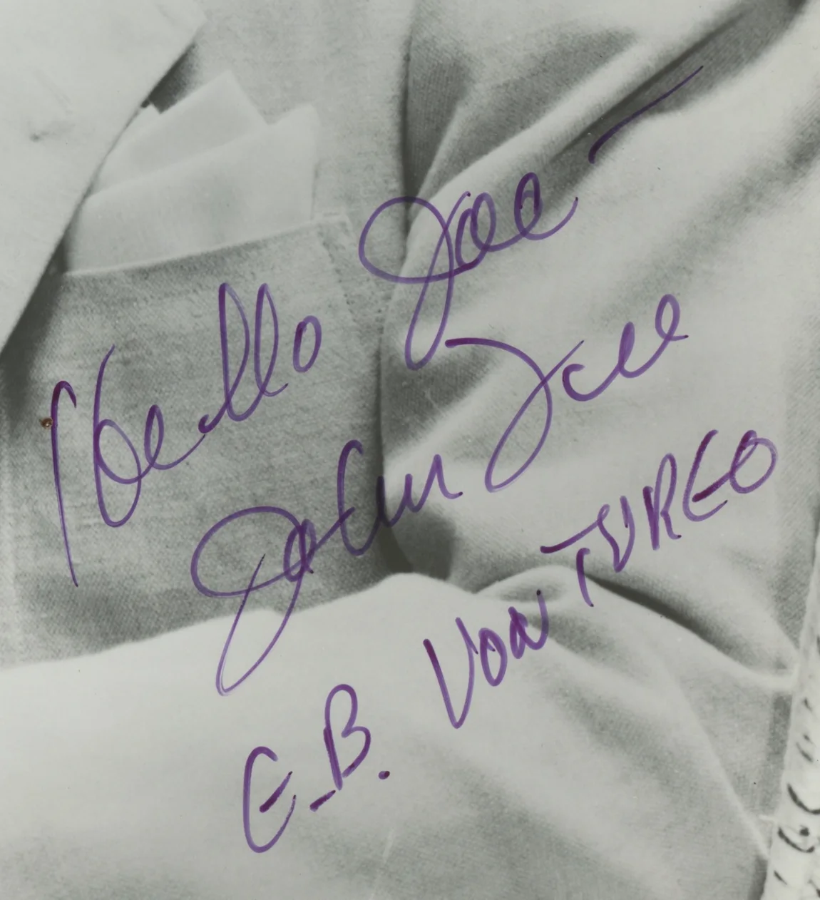 John Zee Bring Em Back Alive Autographed Signed 8x10 Photo AMCo COA 26603, изображение 2