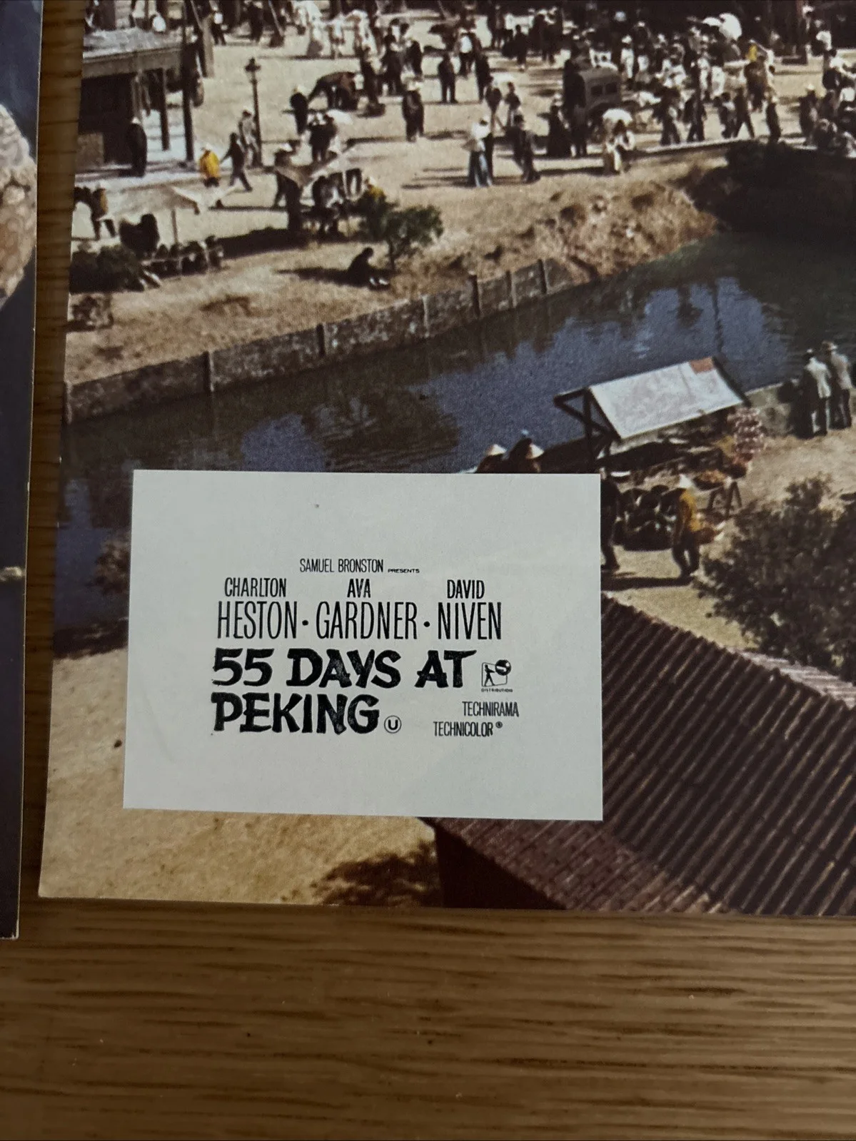 55 DAYS AT PEKING 10 x 8 LOBBY CARD Heston Gardner Niven set of 3, изображение 2