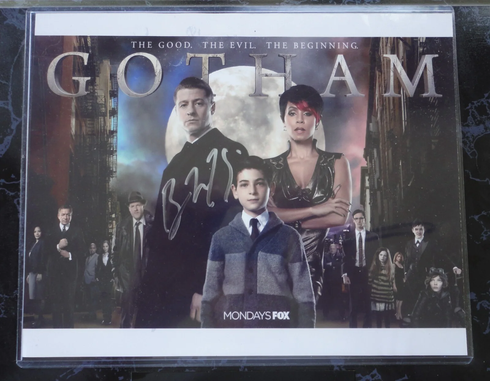 Ben McKenzie — Signed Ben McKenzie Gotham Television Series Cast Photo Mounted Plaque The Good, изображение 2