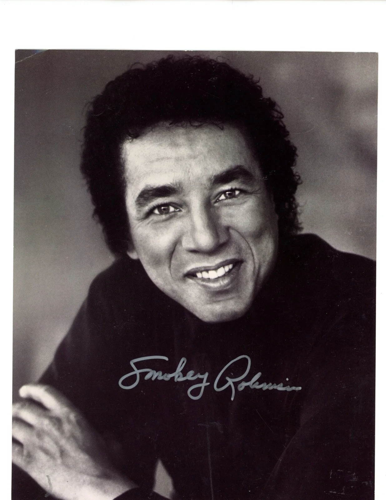 Smokey Robinson — Smokey Robinson Motown Legend Signed Autograph 8x10 - with Ken Goldin COA !