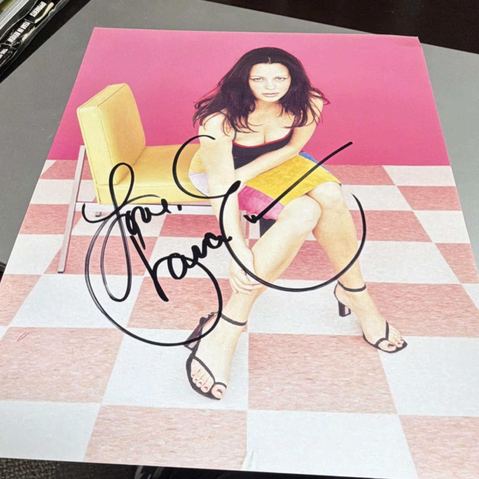Sara Evans Signed Original Autographed Photo with COA Music Memorabilia, изображение 3