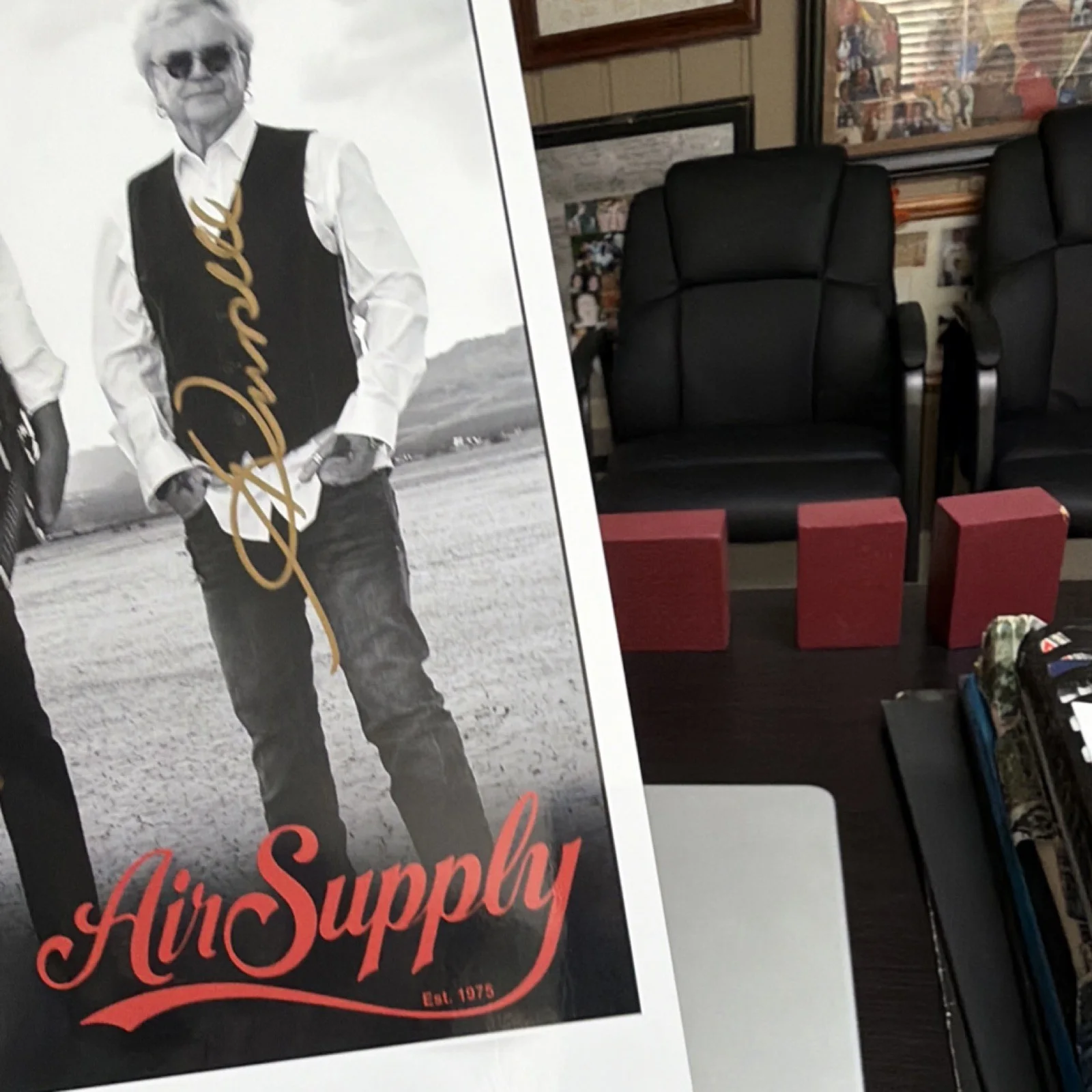 Air Supply Original Autographed Black & White Photograph Signed, изображение 4