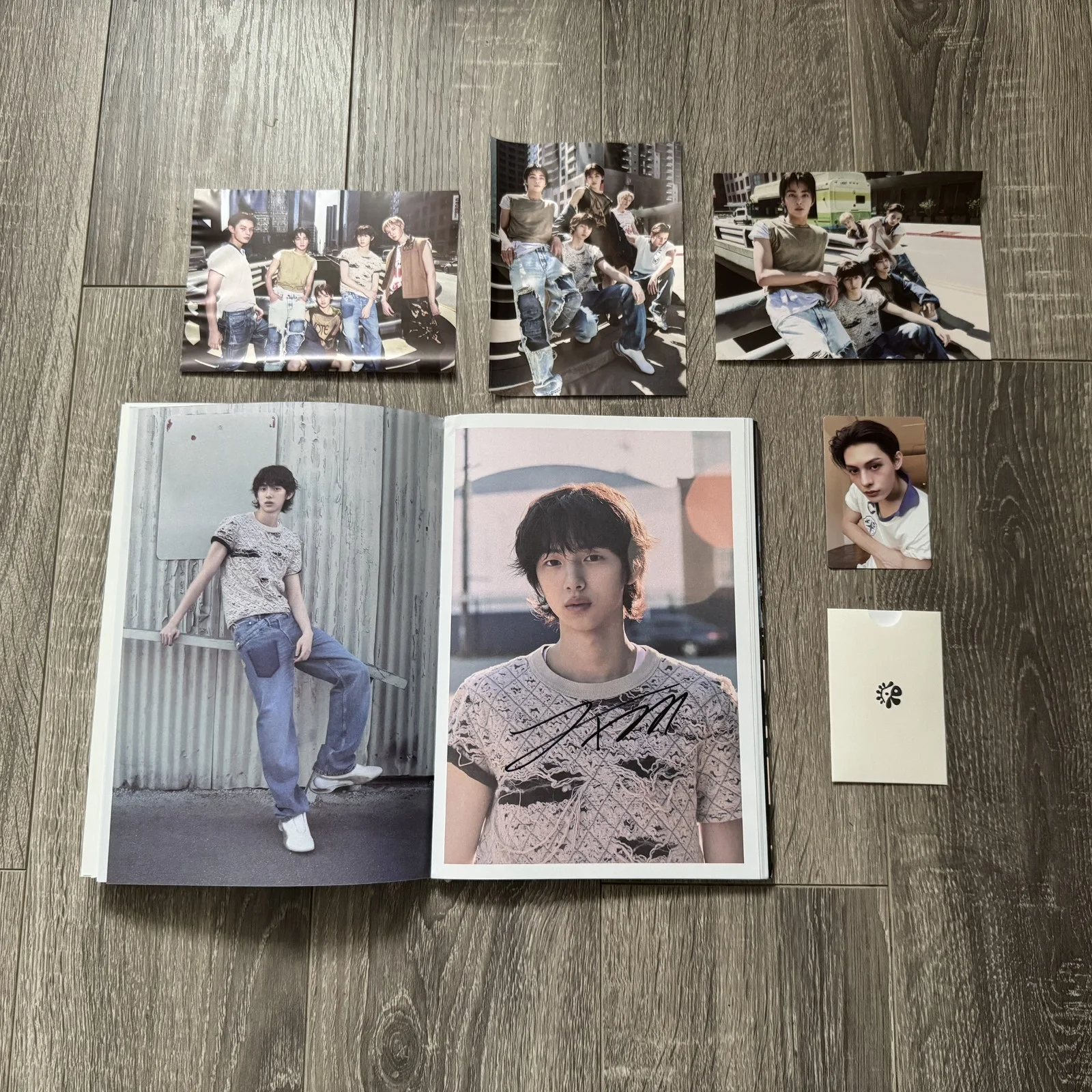 CORTIS All Member COLOR OUTSIDE THE LINES Autographed CD+photobook+photocard, изображение 4