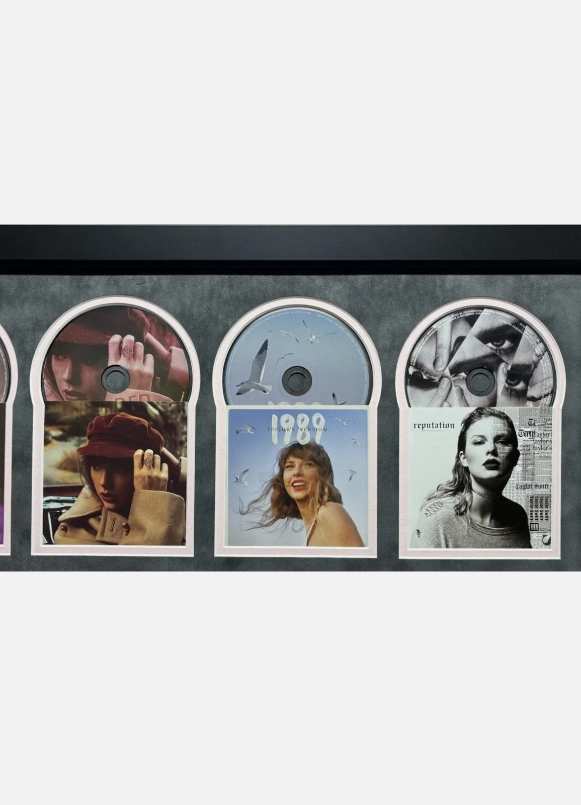 Taylor Swift Autographed All 12 CD Albums Framed JSA Signed Life of a Showgirl, изображение 5