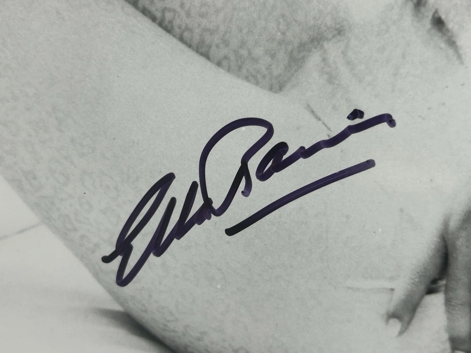 Ella Raines — ELLA RAINES SIGNED SEXY 8x10 PHOTO Original Autograph JSA Certified RUNAROUND, image 3
