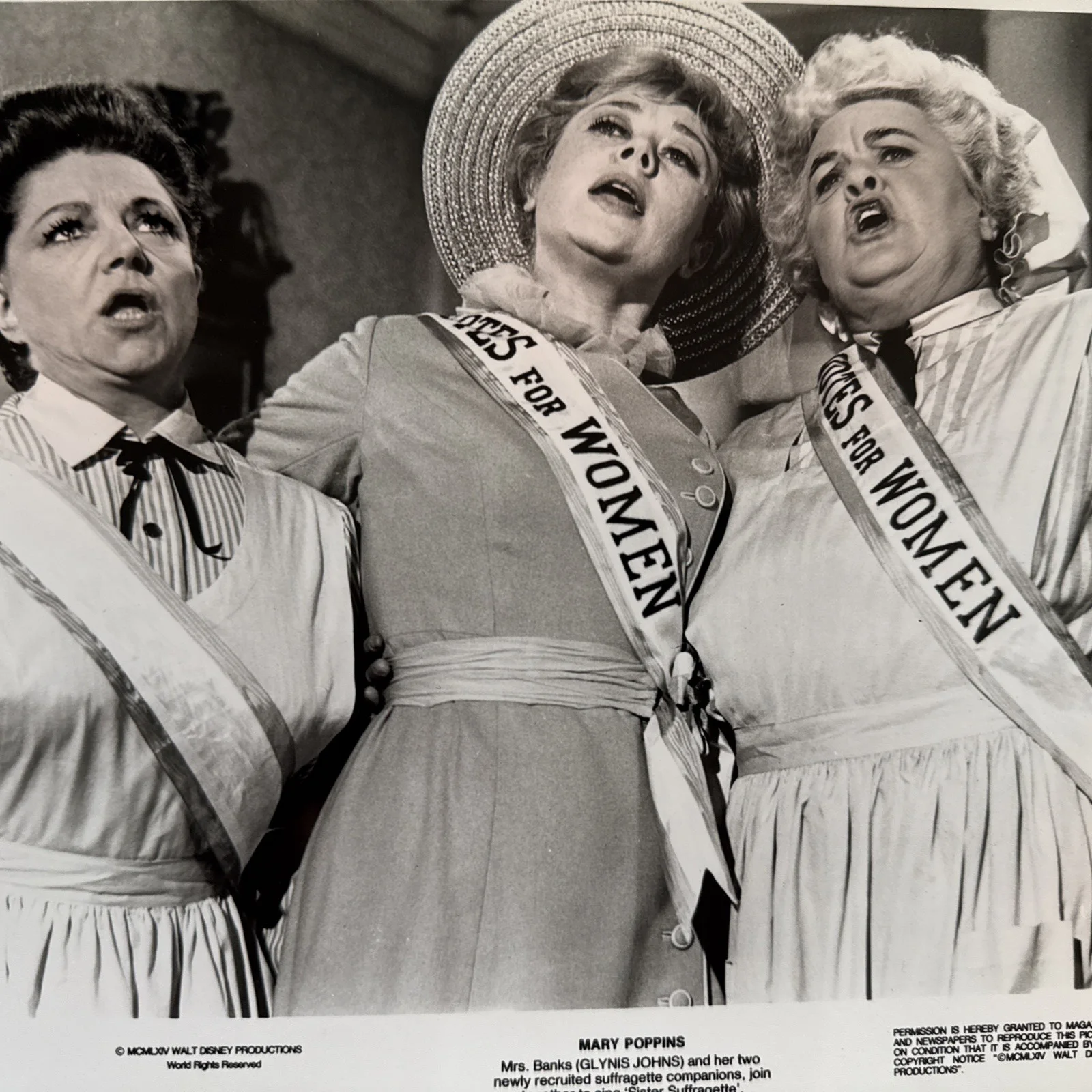 1964 MARY POPPINS - Lobby Card 10x8 - Mrs Banks & New Suffragette Companions, изображение 2