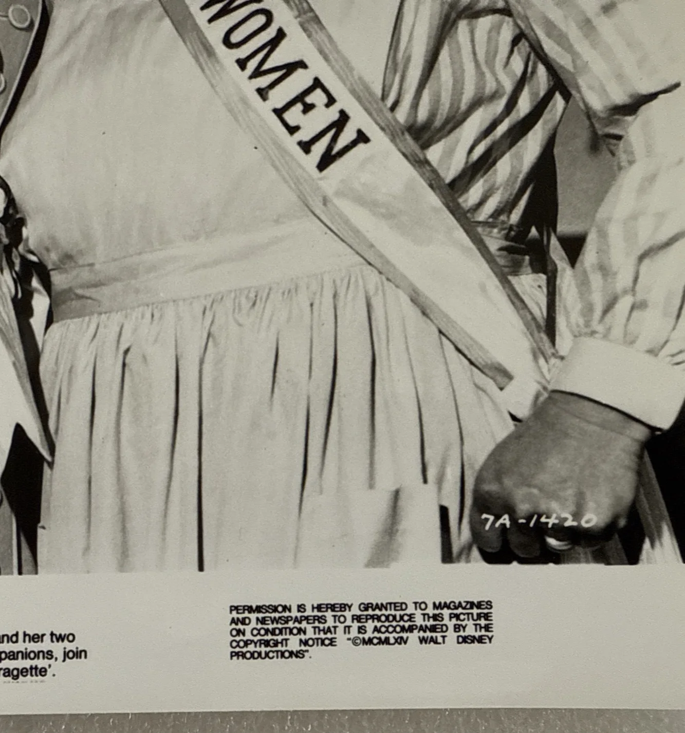 1964 MARY POPPINS - Lobby Card 10x8 - Mrs Banks & New Suffragette Companions, изображение 4