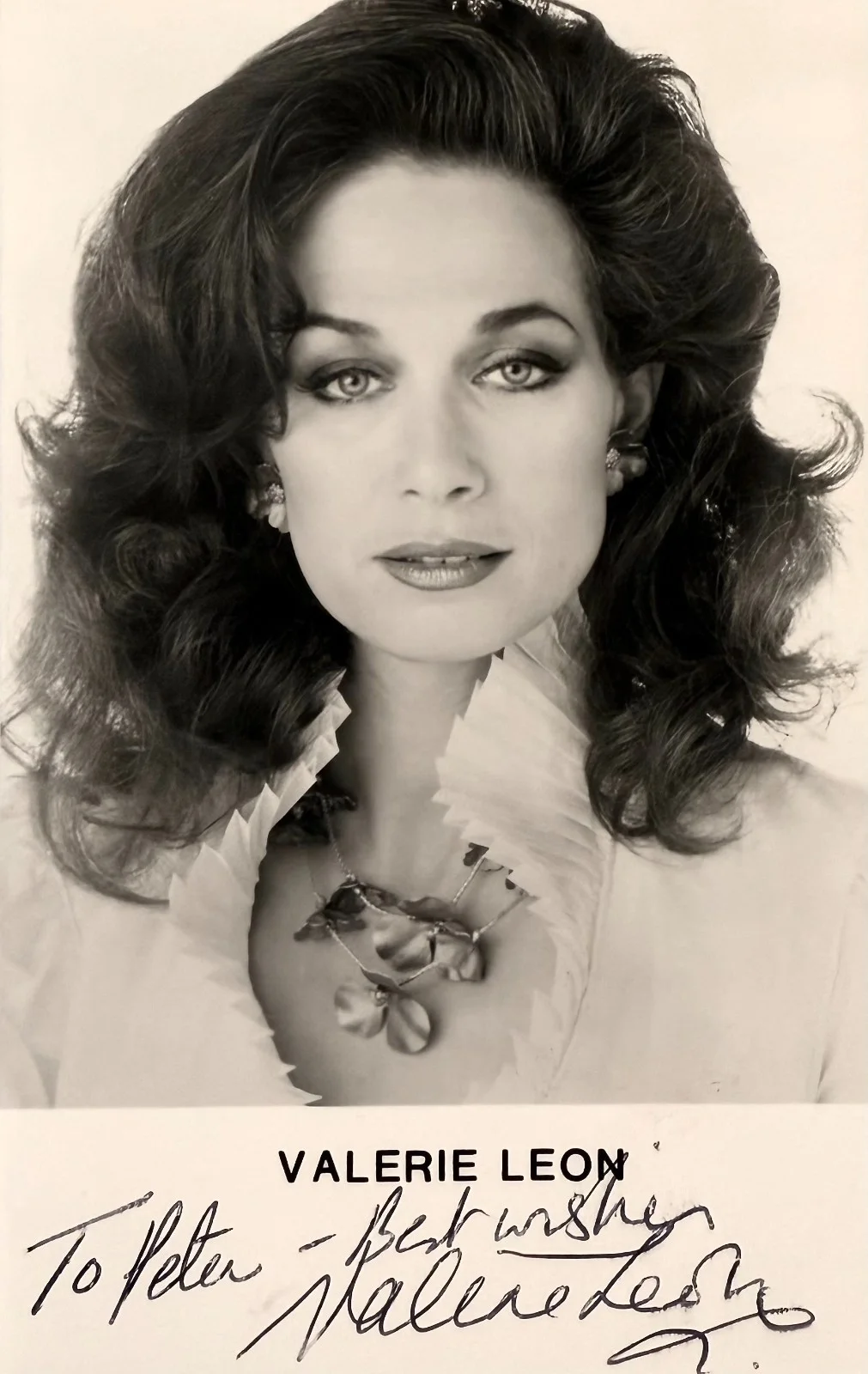 Valerie Leon — VALERIE LEON Signed Autographed 3" x 5" PHOTO The Spy Who Loved Me To PETER, image 3
