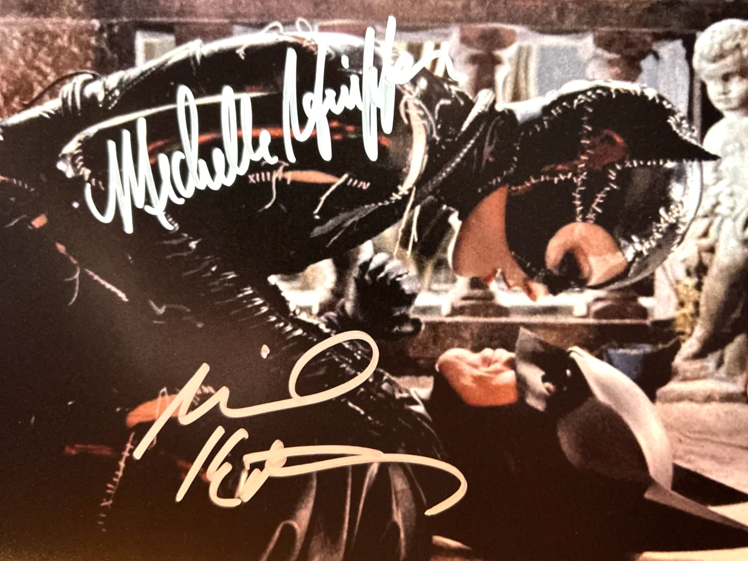 Michael Keaton, Michelle Pfeiffer — Michael Keaton, Michelle Pfeiffer Signed 8x10 (BATMAN) Authentic Autograph w/COA, image 3