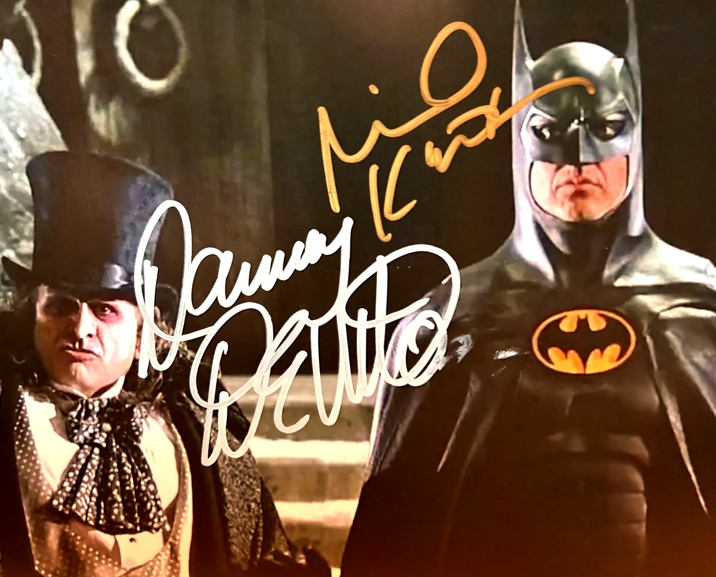 Michael Keaton, Danny DeVito — Michael Keaton, Danny DeVito Signed 8x10" (BATMAN) Authentic Autograph w/COA, image 3