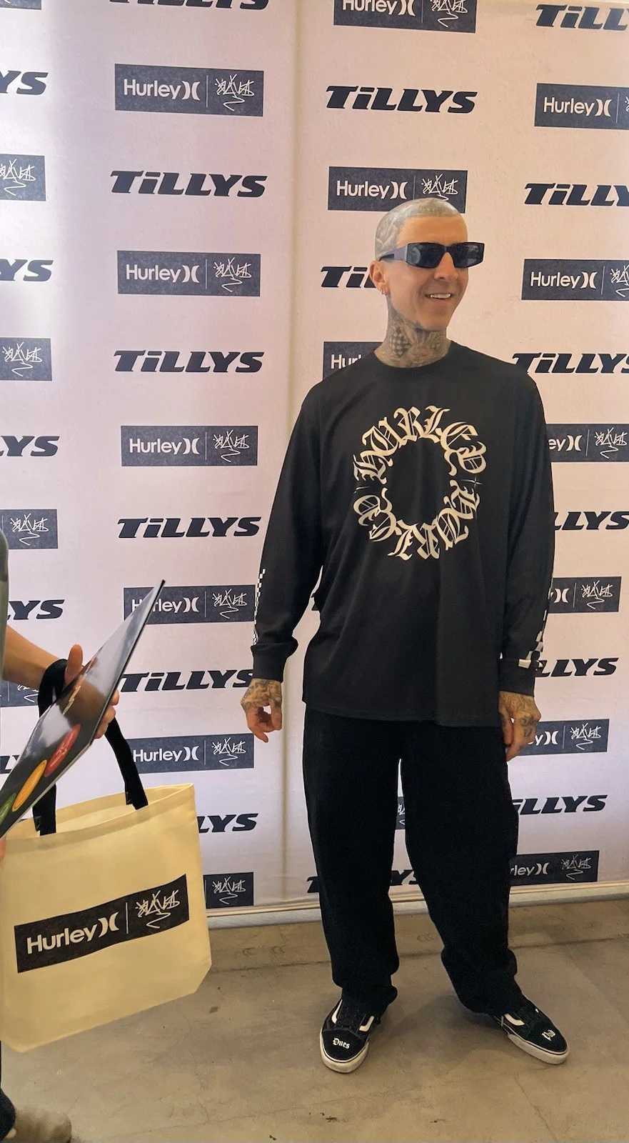 Blink 182 Travis Barker Autographed Signed Hurley Zine Only 100 Autographed, изображение 3