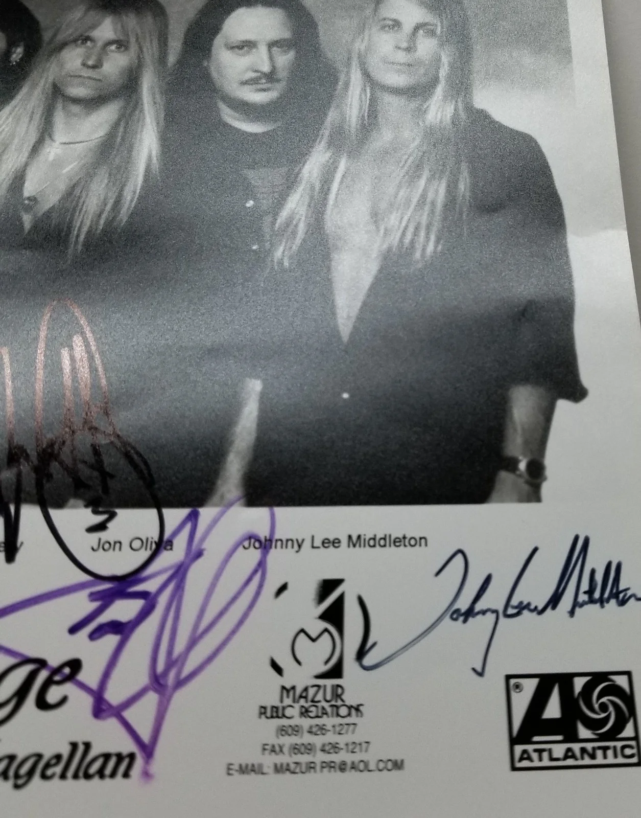 Savatage full band hand SIGNED Wake of Magellan Promo Photo JSA COA + 2 sig pics, изображение 4