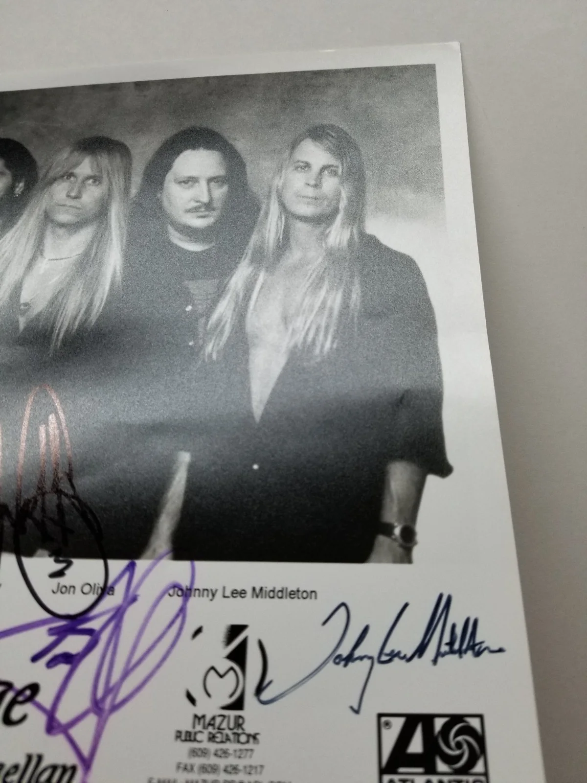 Savatage full band hand SIGNED Wake of Magellan Promo Photo JSA COA + 2 sig pics, изображение 5
