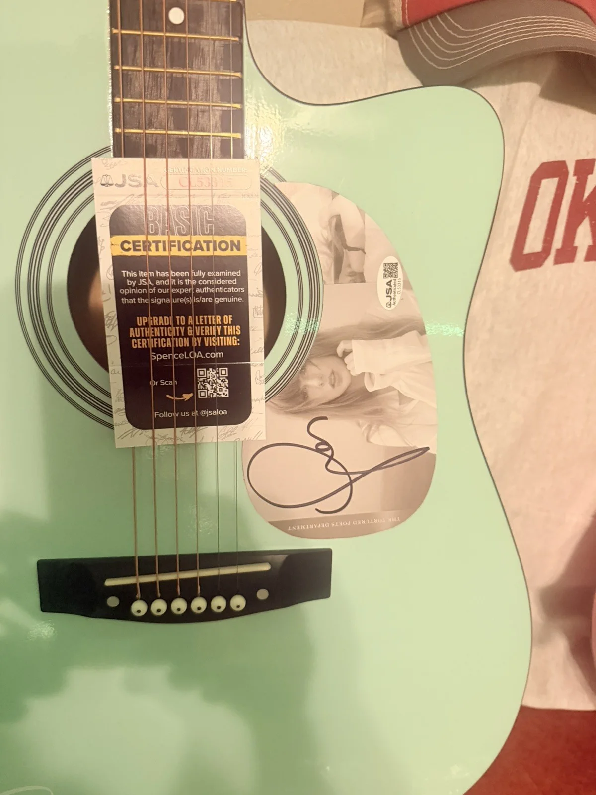 Taylor Swift Signed Pink Acoustic Guitar AUTO JSA COA w/ gig bag, изображение 3