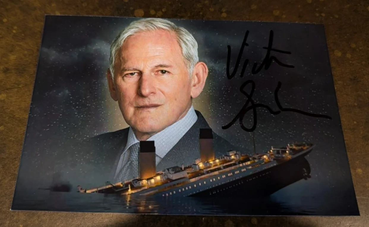 Victor Garber — VICTOR GARBER Signed 4x6 Photo TITANIC MOVIE AUTOGRAPH
