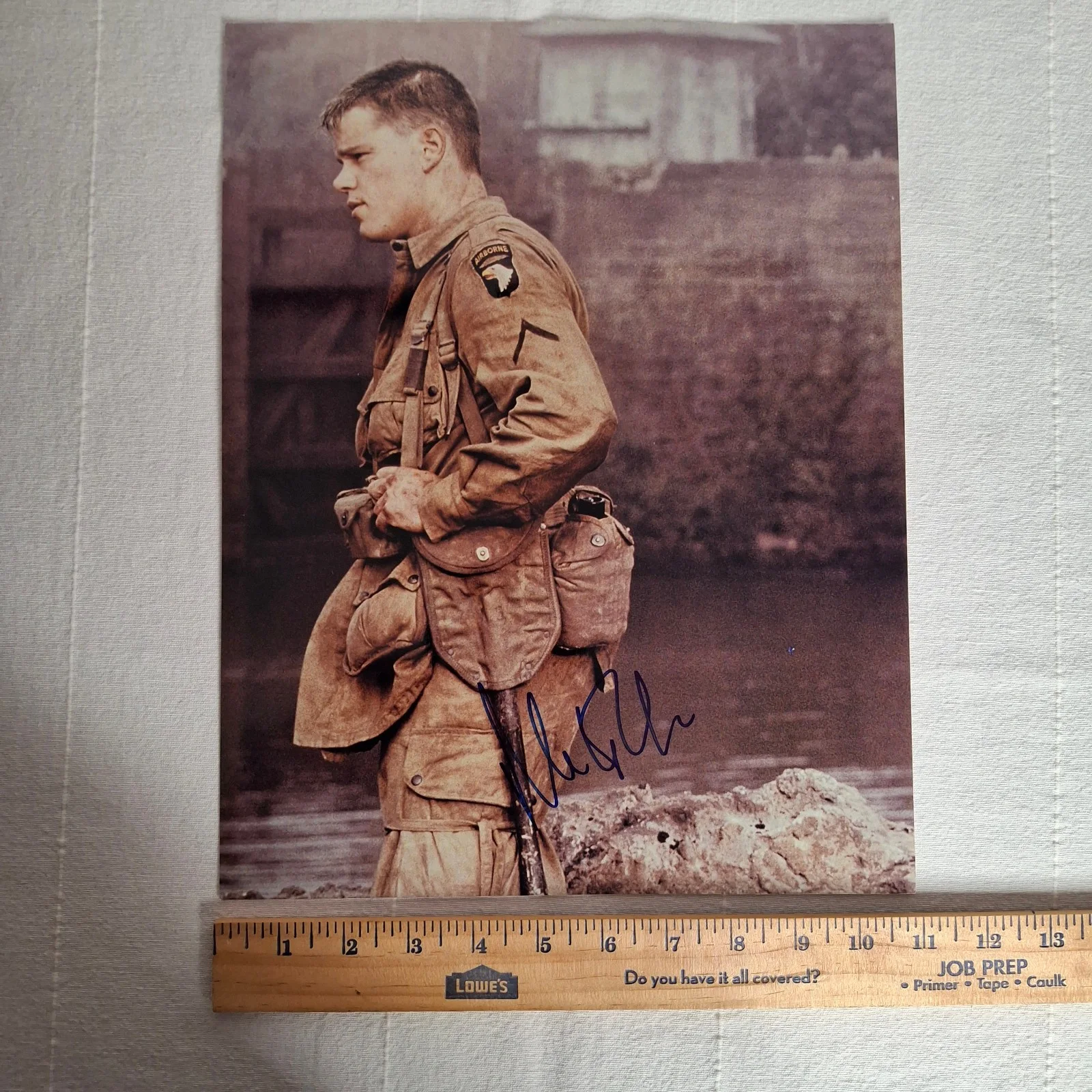 Matt Damon — MATT DAMON Autograph Signed 11X14 SAVING PRIVATE RYAN Color Photo w/ COA 1998, изображение 3