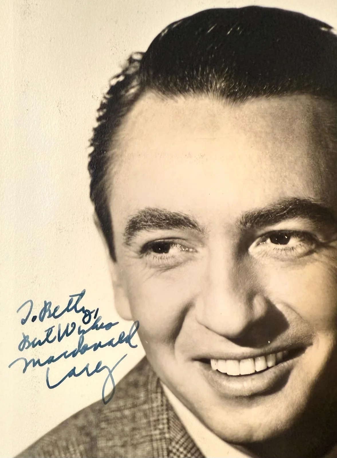 Macdonald Carey — MACDONALD CAREY Autographed Signed 5" x 7" PHOTO Days of Our Lives TO BETTY, изображение 2