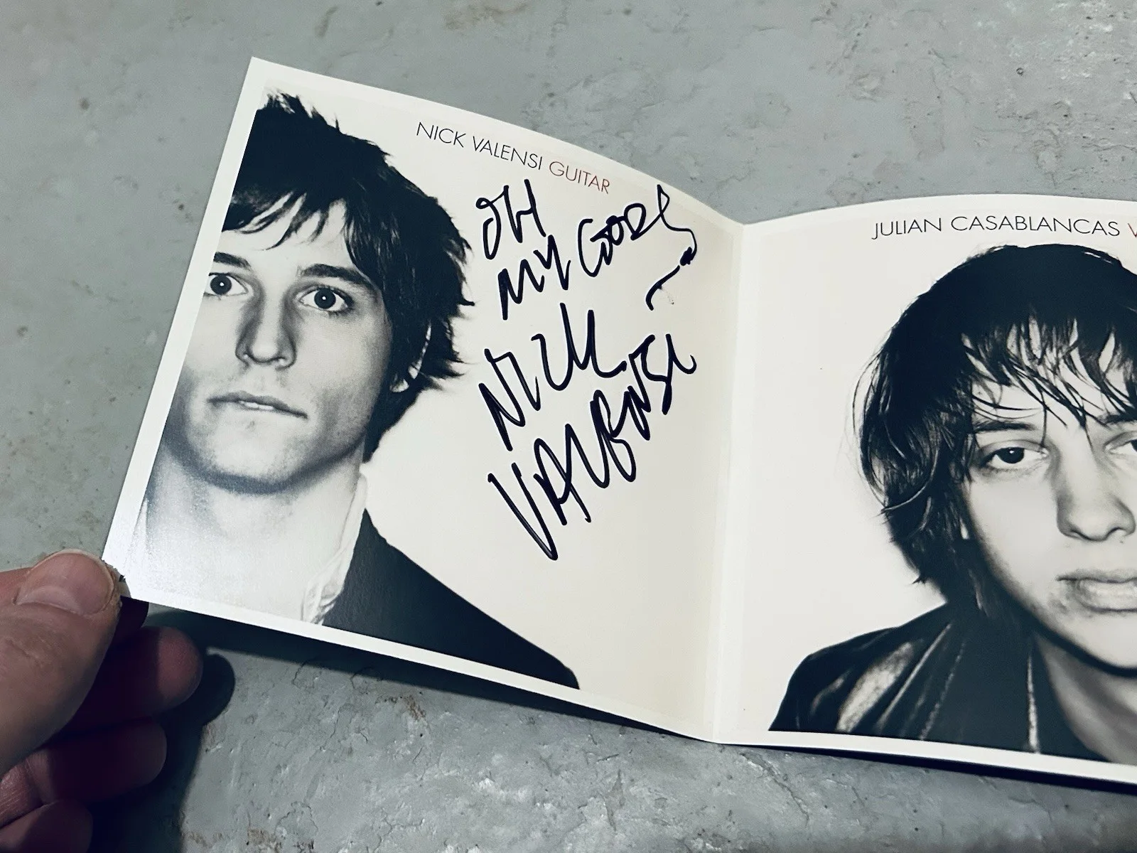 The Strokes Is This It Signed Autograph CD Jacket Full Band w/Concert Ticket!, изображение 4