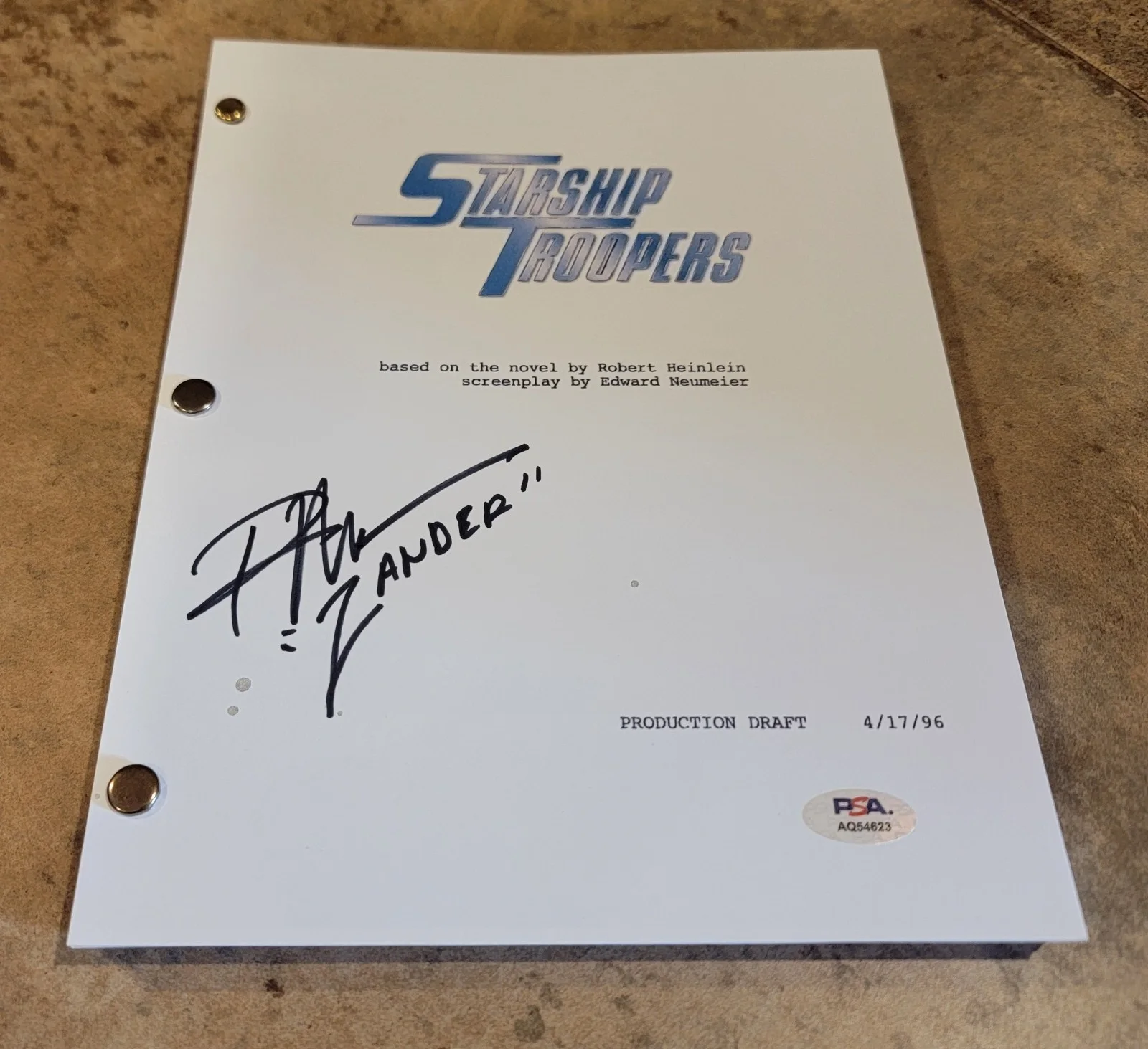Patrick Muldoon — Patrick Muldoon signed Starship Troopers script full 107 pages PSA DNA autograph