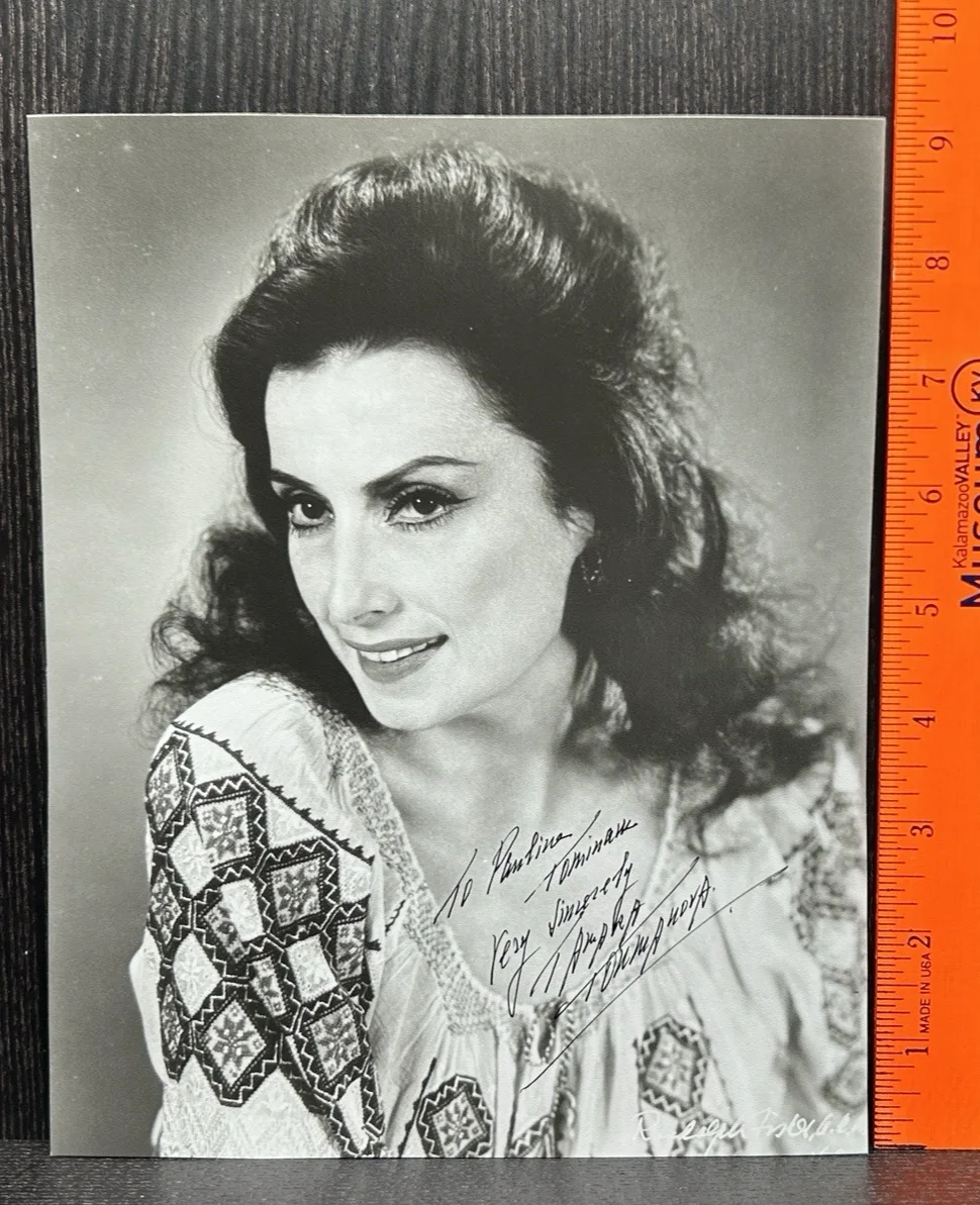 Tamara Toumanova — TAMARA TOUMANOVA SIGNED 8x10 PHOTO Autograph JSA COA PRIMA Ballerina Actress, изображение 2