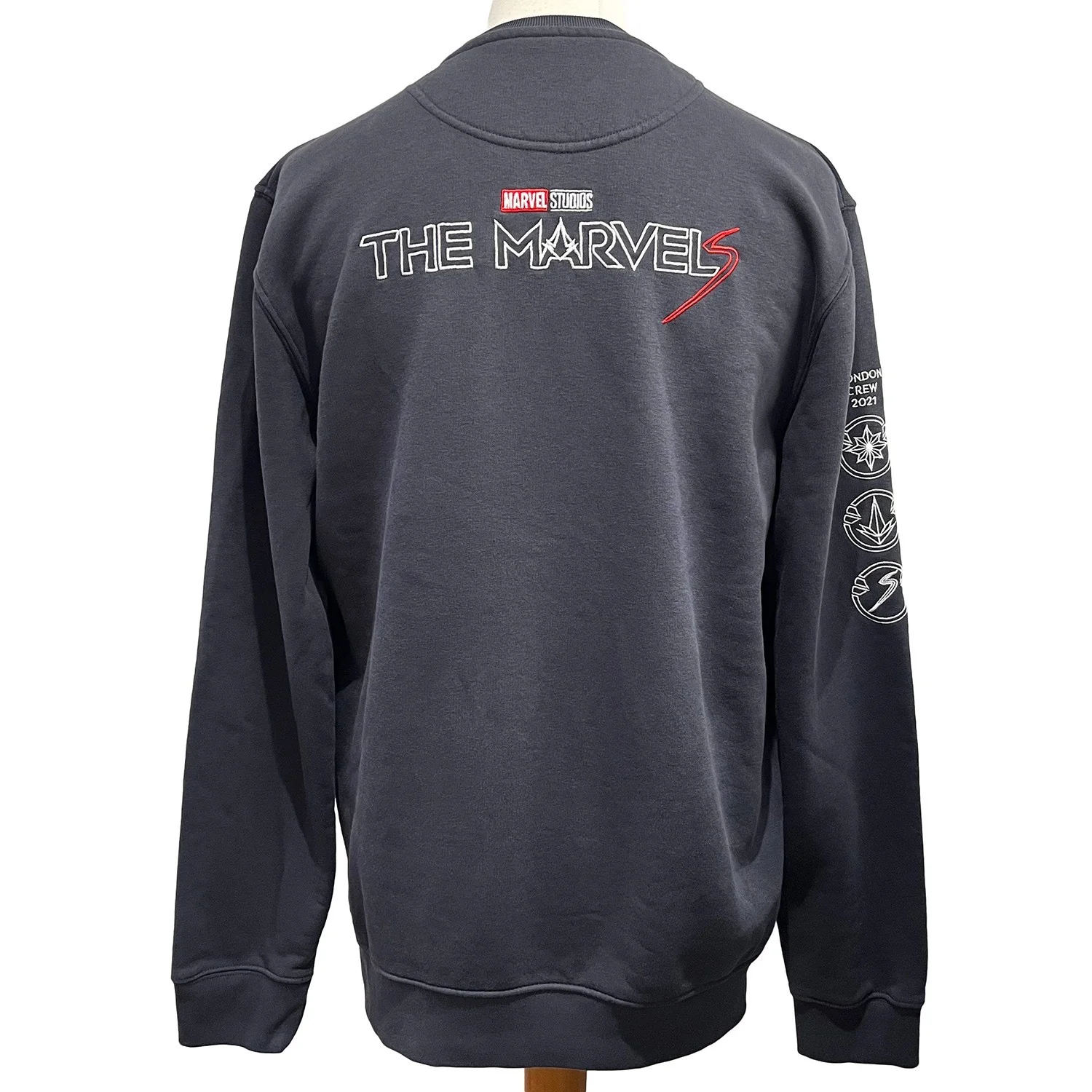 THE MARVELS Cast & Crew Sweatshirt L London Crew 2021 Film Marvel Studios Gift, image 2