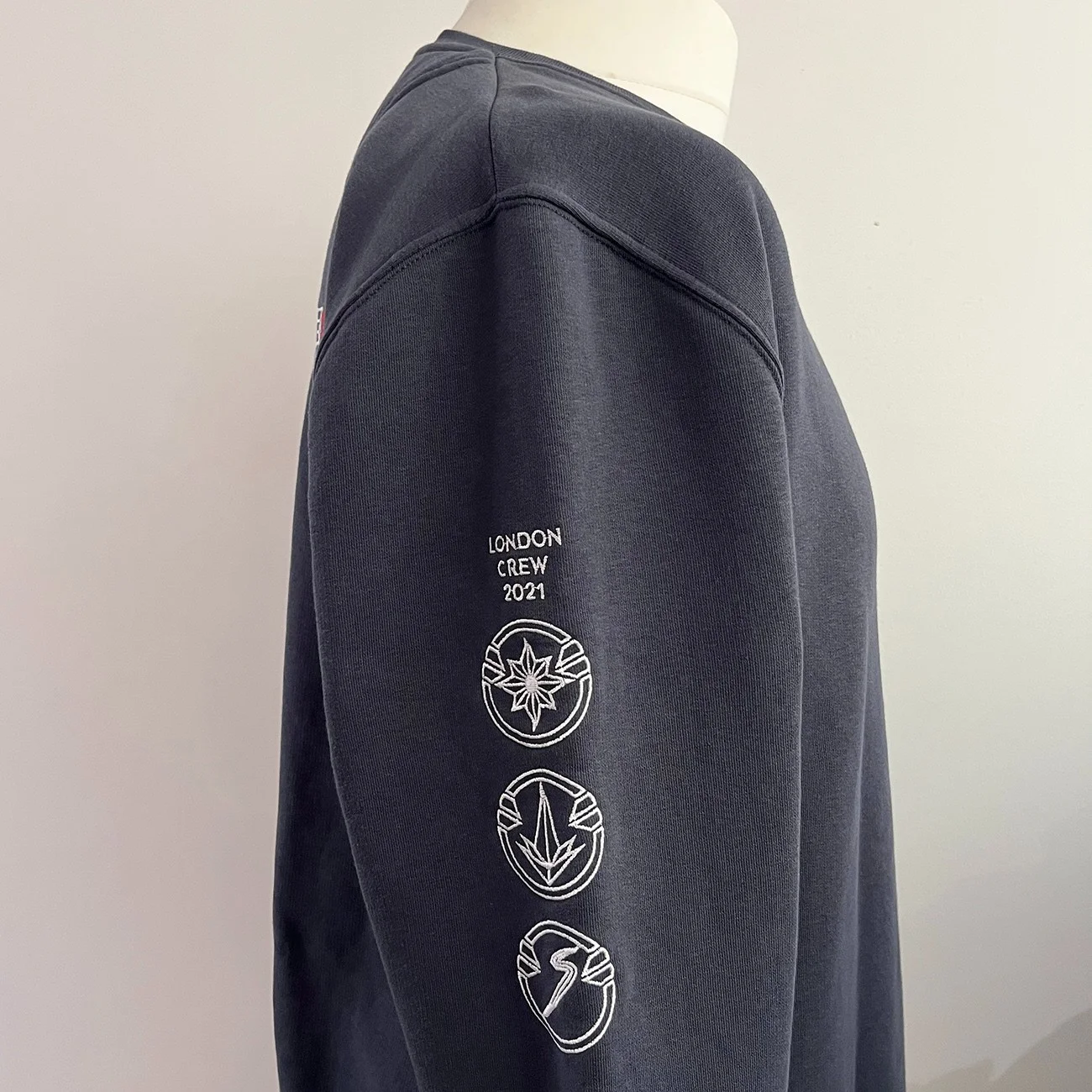 THE MARVELS Cast & Crew Sweatshirt L London Crew 2021 Film Marvel Studios Gift, image 3