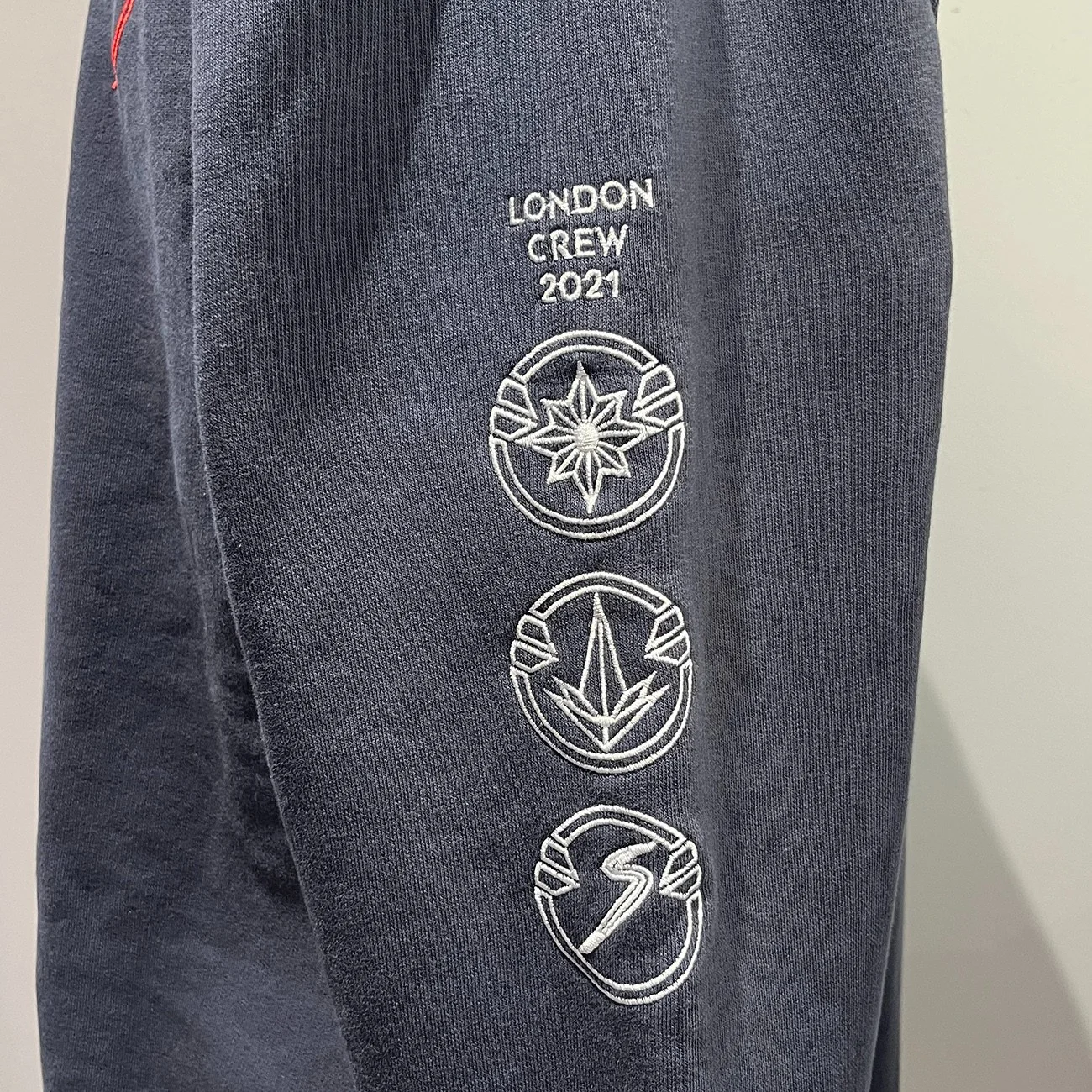 THE MARVELS Cast & Crew Sweatshirt L London Crew 2021 Film Marvel Studios Gift, image 5