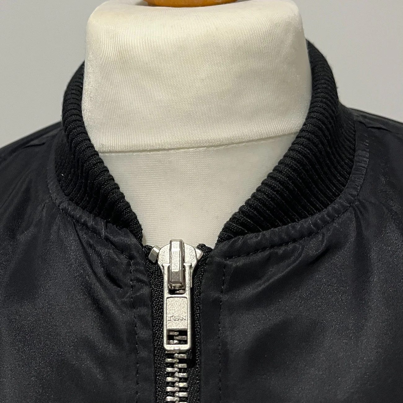 JURASSIC WORLD Cast & Crew Jacket S Movie Film Production Gift DOMINION 2022, изображение 4