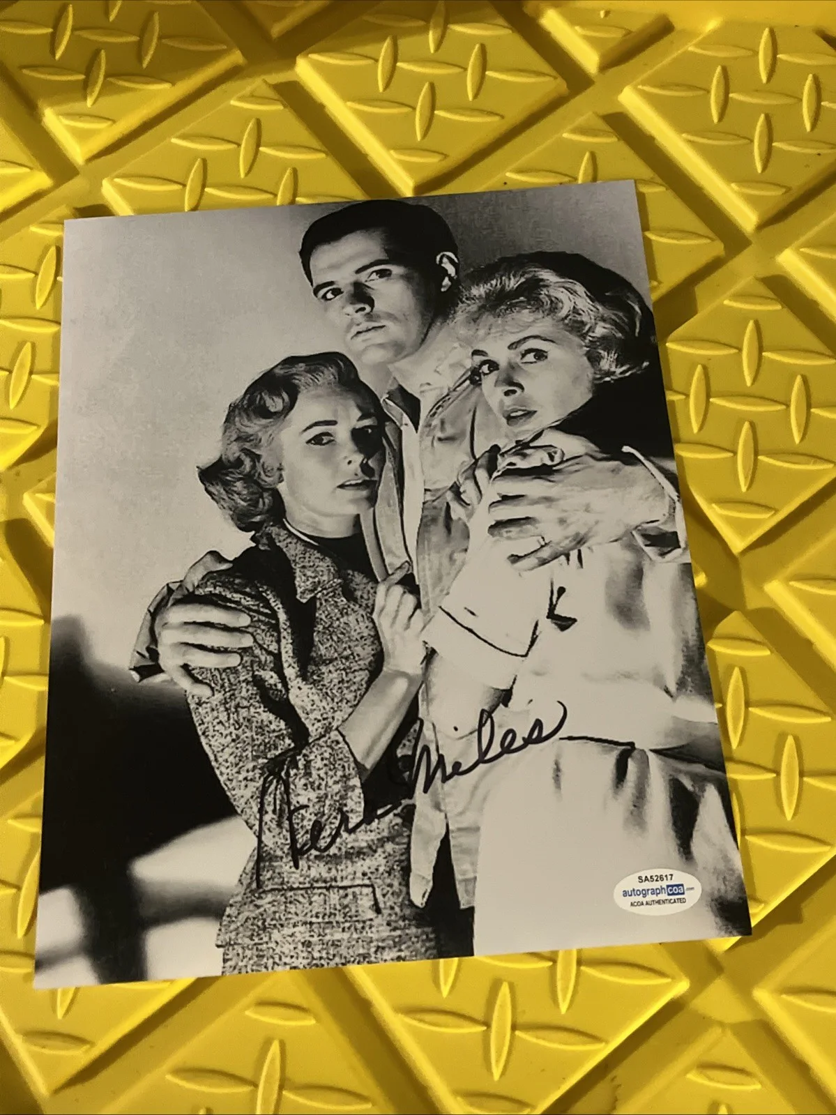 Vera Miles — Vera Miles Psycho Signed 8x10 Photo PICTURE Autographed ACOA Authenticated, изображение 2