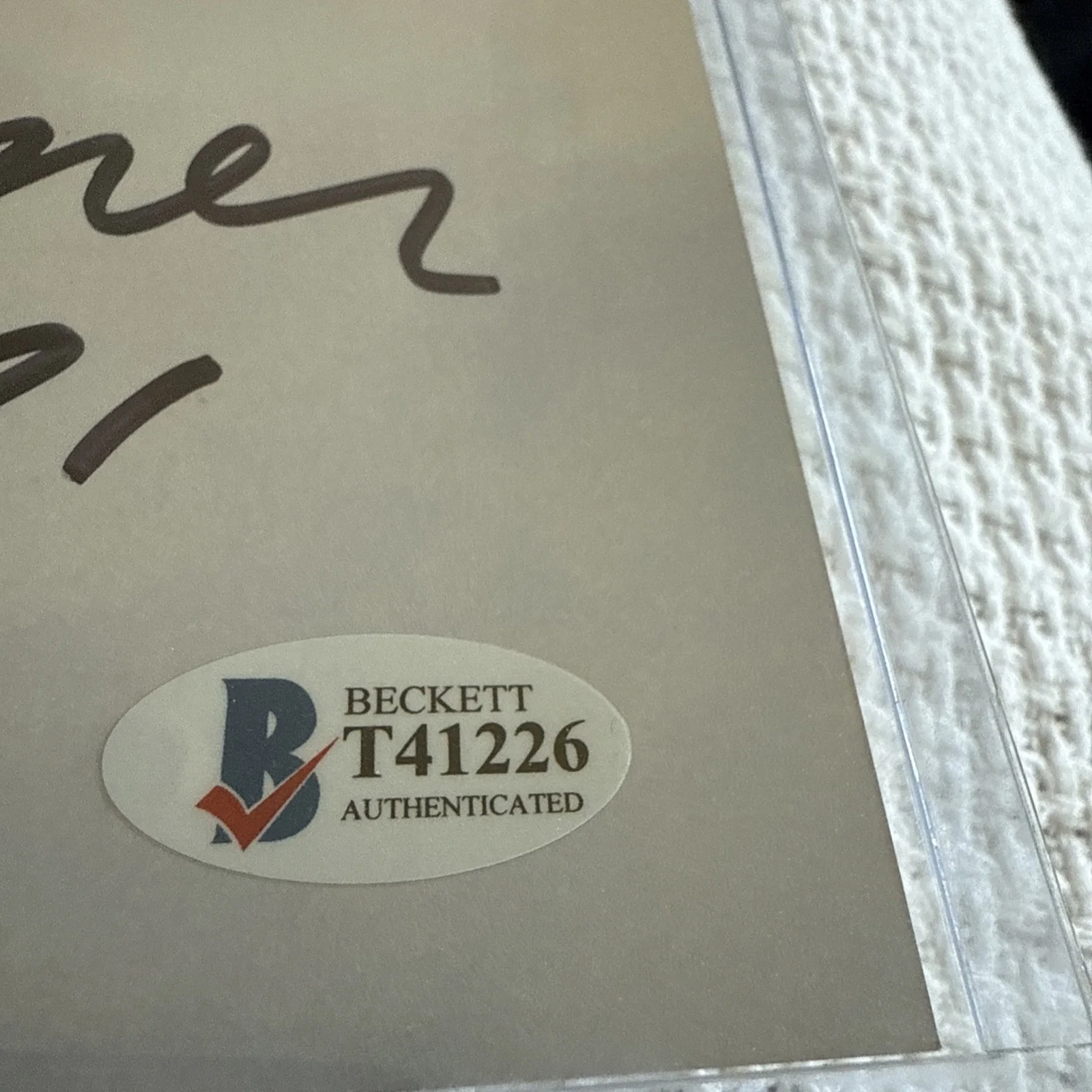 Ed Asner — Signed ED ASNER Autographed DISNEY PIXAR UP 11"x17" Photo BECKETT BAS COA, изображение 2