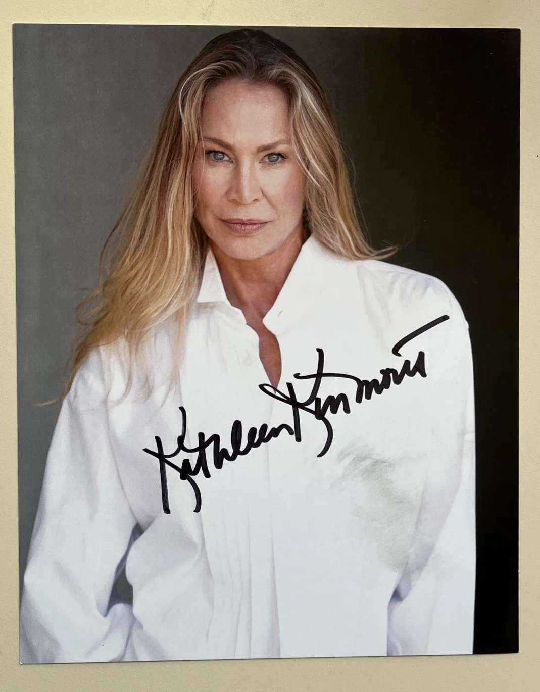 Kathleen Kinmont — Kathleen Kinmont signed 8x10 photo Halloween 4