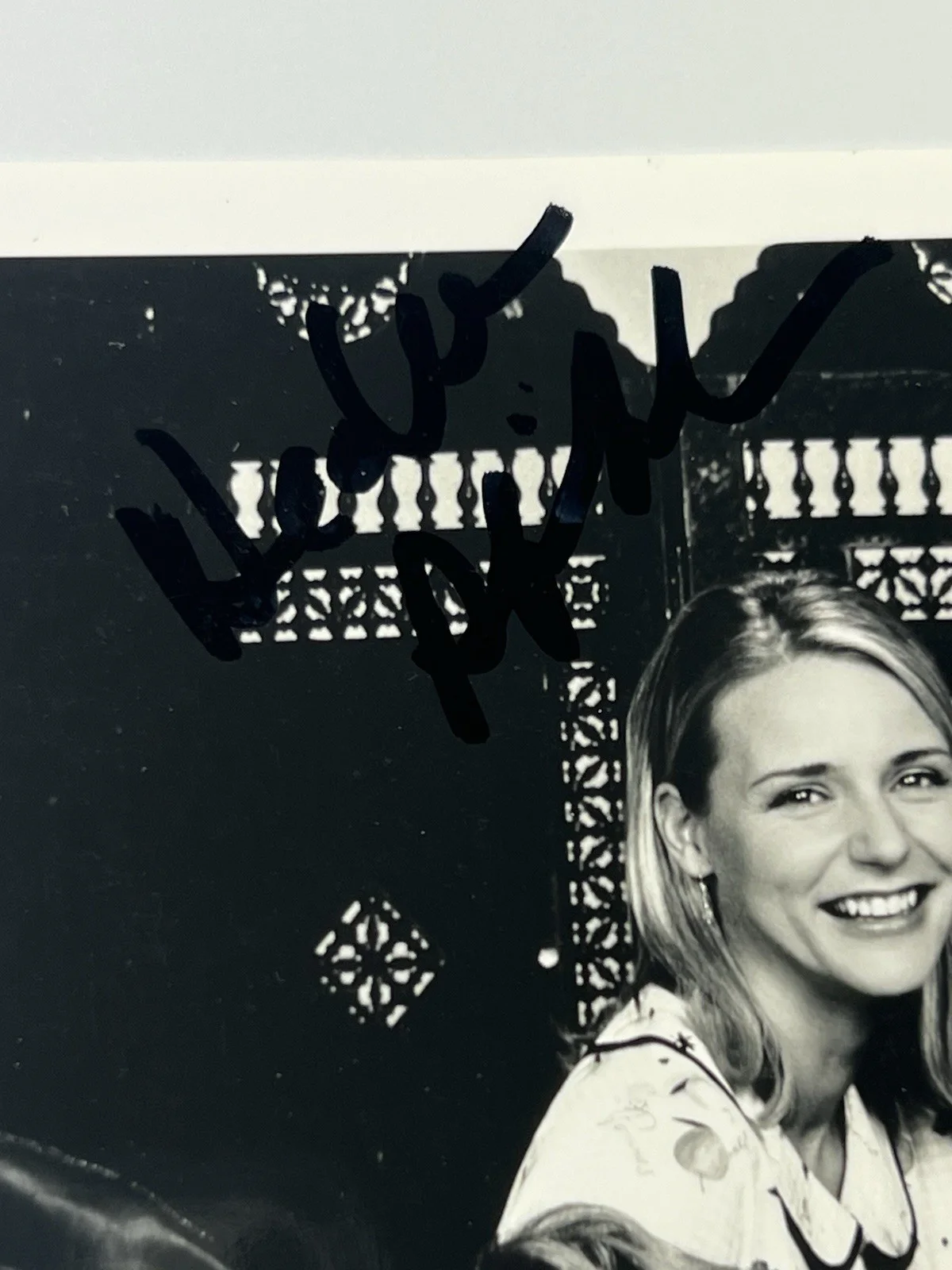 Cybill Shepard — Cybill Cast Signed Autographed 8x10 Photo - Alicia Witt, Shepard -EXTREMELY RARE, изображение 5