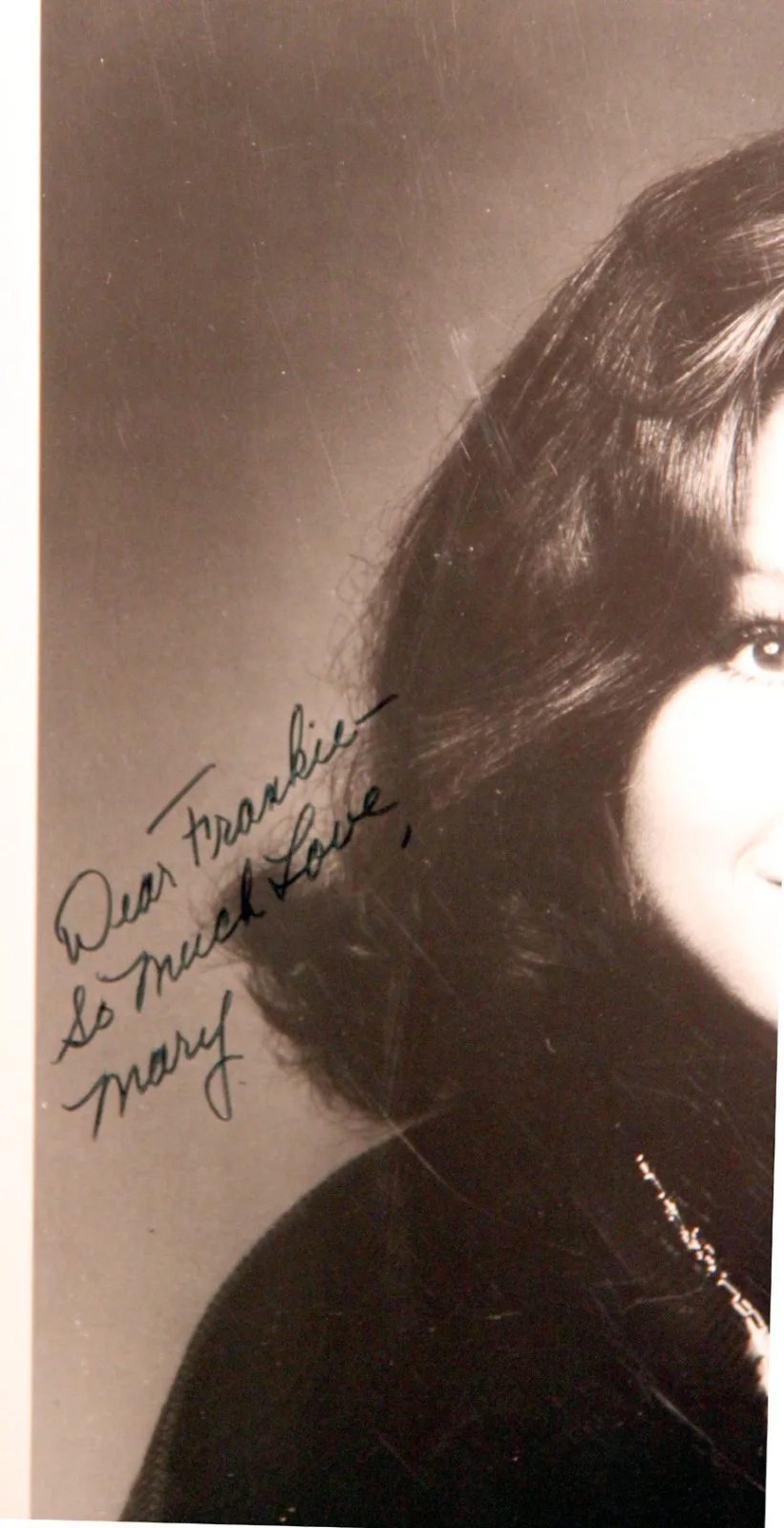 Mary Tyler Moore — MARY TYLER MOORE ~ Autographed/Signed 8x10 Photo ~ No COA, изображение 2