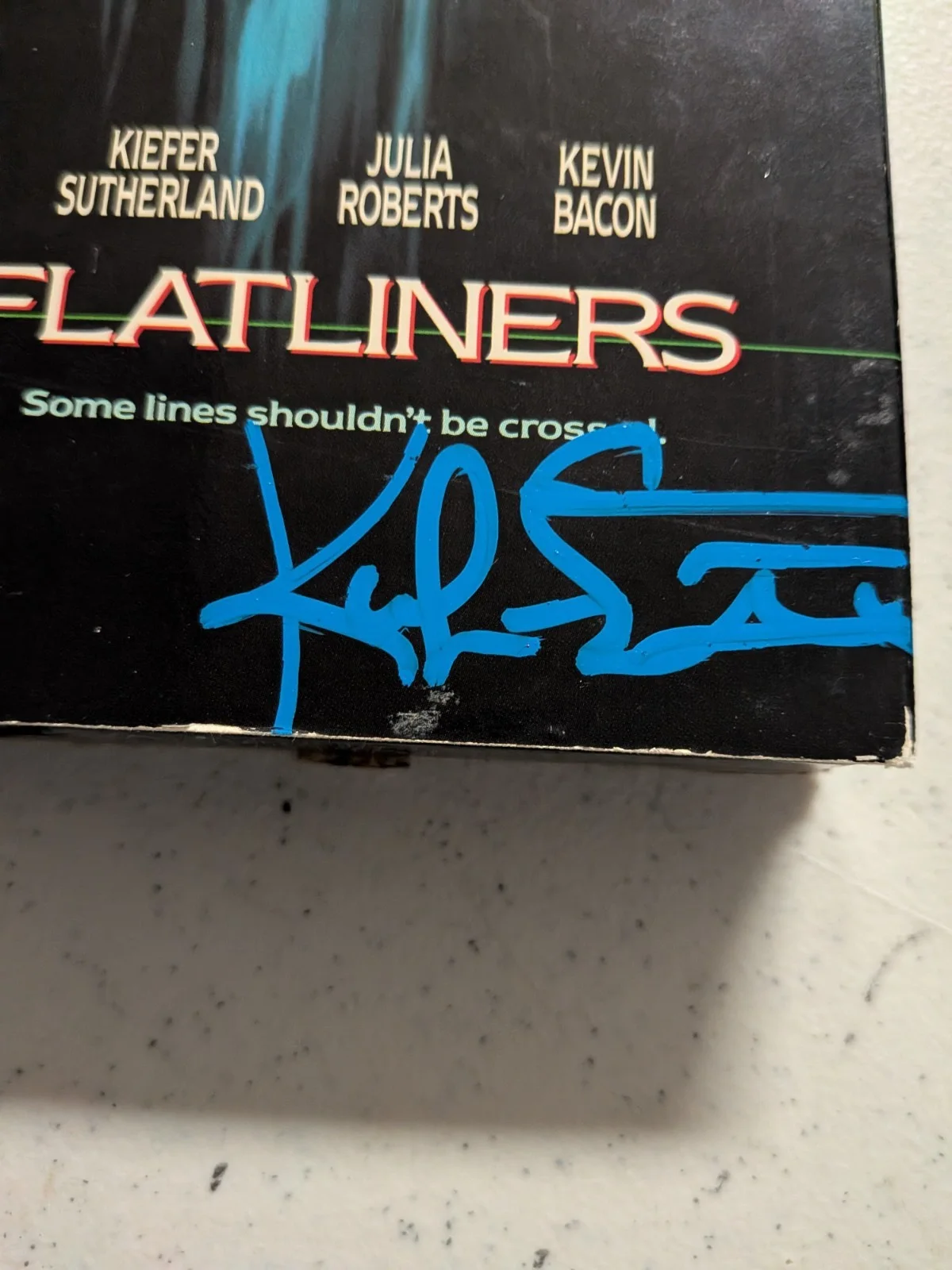 KIEFER SUTHERLAND Signed FLATLINERS VHS Movie Video TAPE Nelson JSA COA, image 2