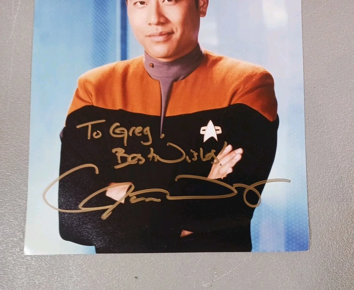 Garett Wang — STAR TREK VOYAGER Garrett Wang / Harry Kim Autographed Color 8x10 Photo + Bonus, изображение 3