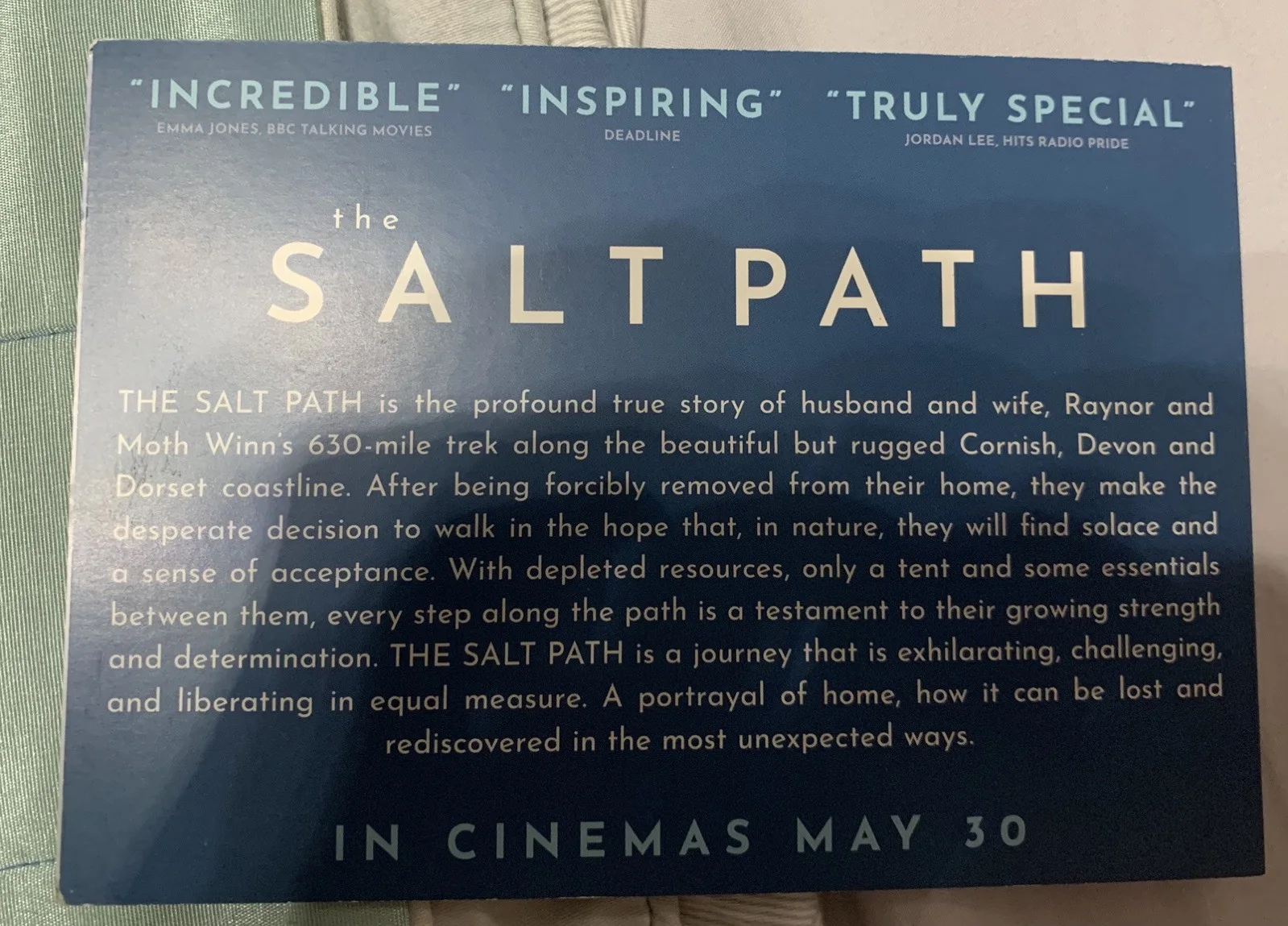 The Salt Path Post Card Movie Booklet Gillian Anderson Jason Isaacs 2025 Guide, изображение 2