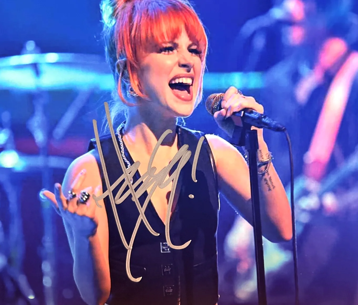 Hayley Williams Signed PARAMORE 8x10" Authentic Original Autograph GENUINE w/COA, image 3