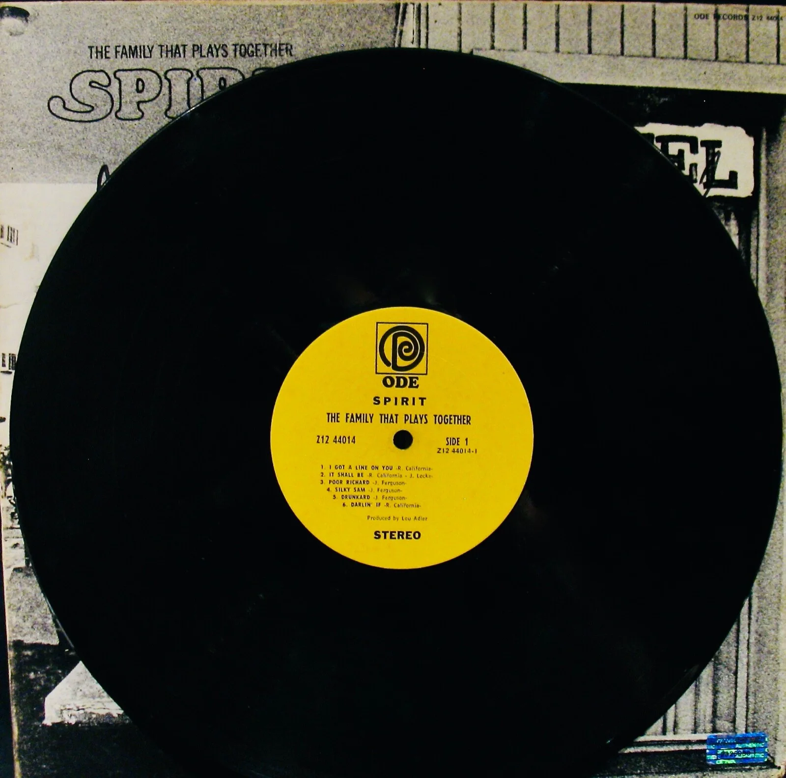 SPIRIT~Signed THE FAMILY THAT PLAYS TOGETHER Album By All w/COA, изображение 3