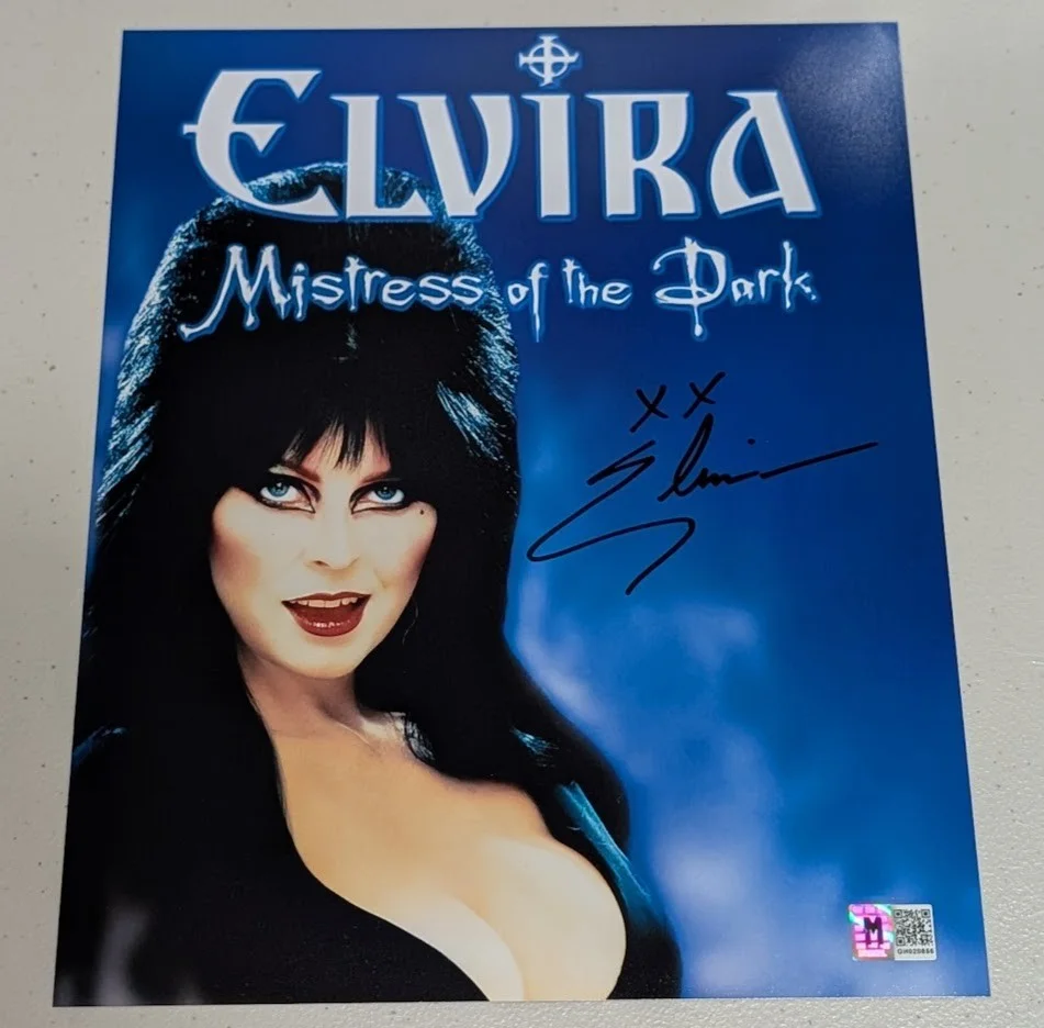 Cassandra Peterson — Cassandra Peterson Autographed Signed 8x10 Photo Elvira Mistress of the Dark